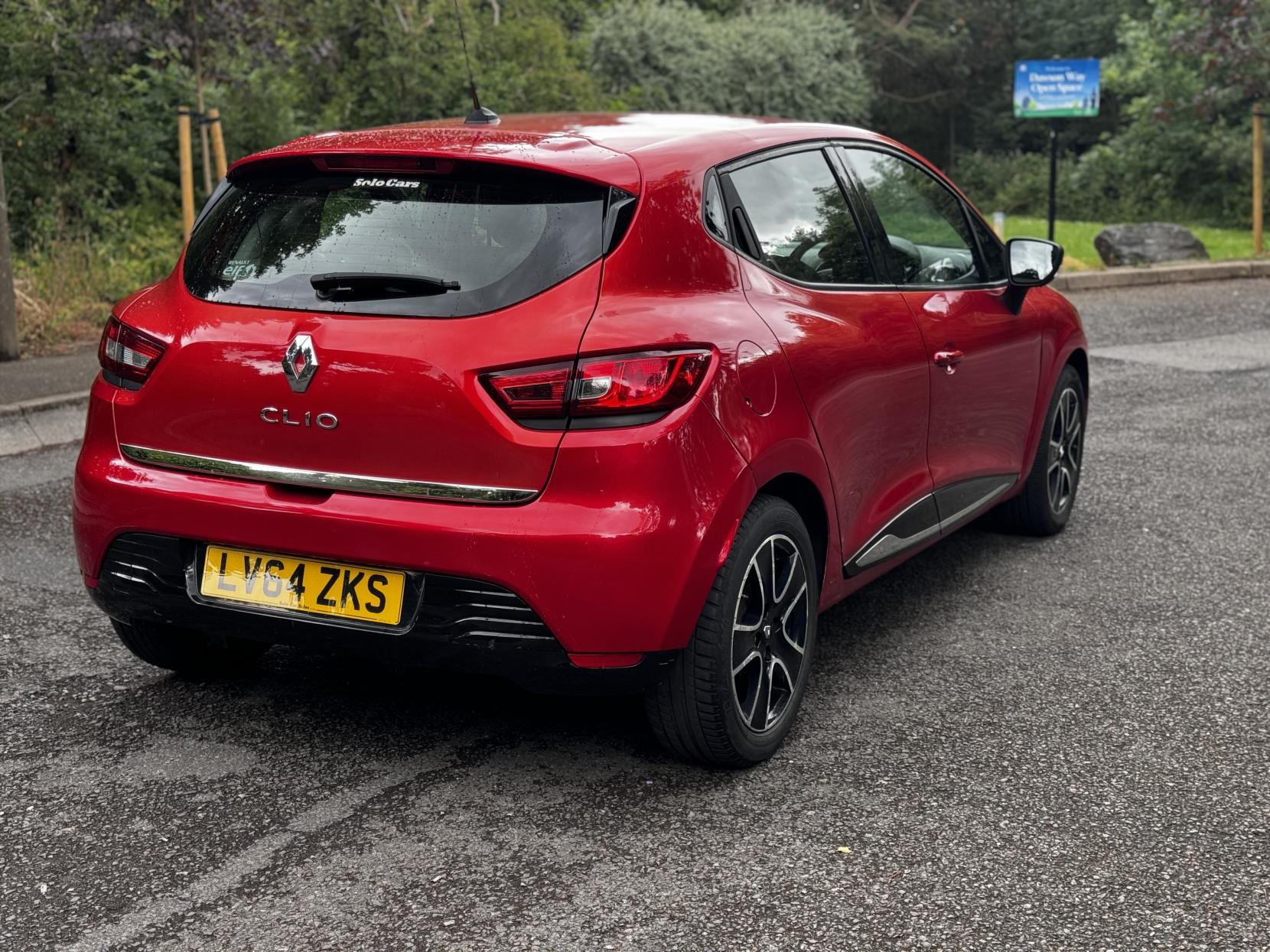 Renault Clio 1.2 16V Dynamique MediaNav Hatchback 5dr Petrol Manual Euro 5 (75 ps)