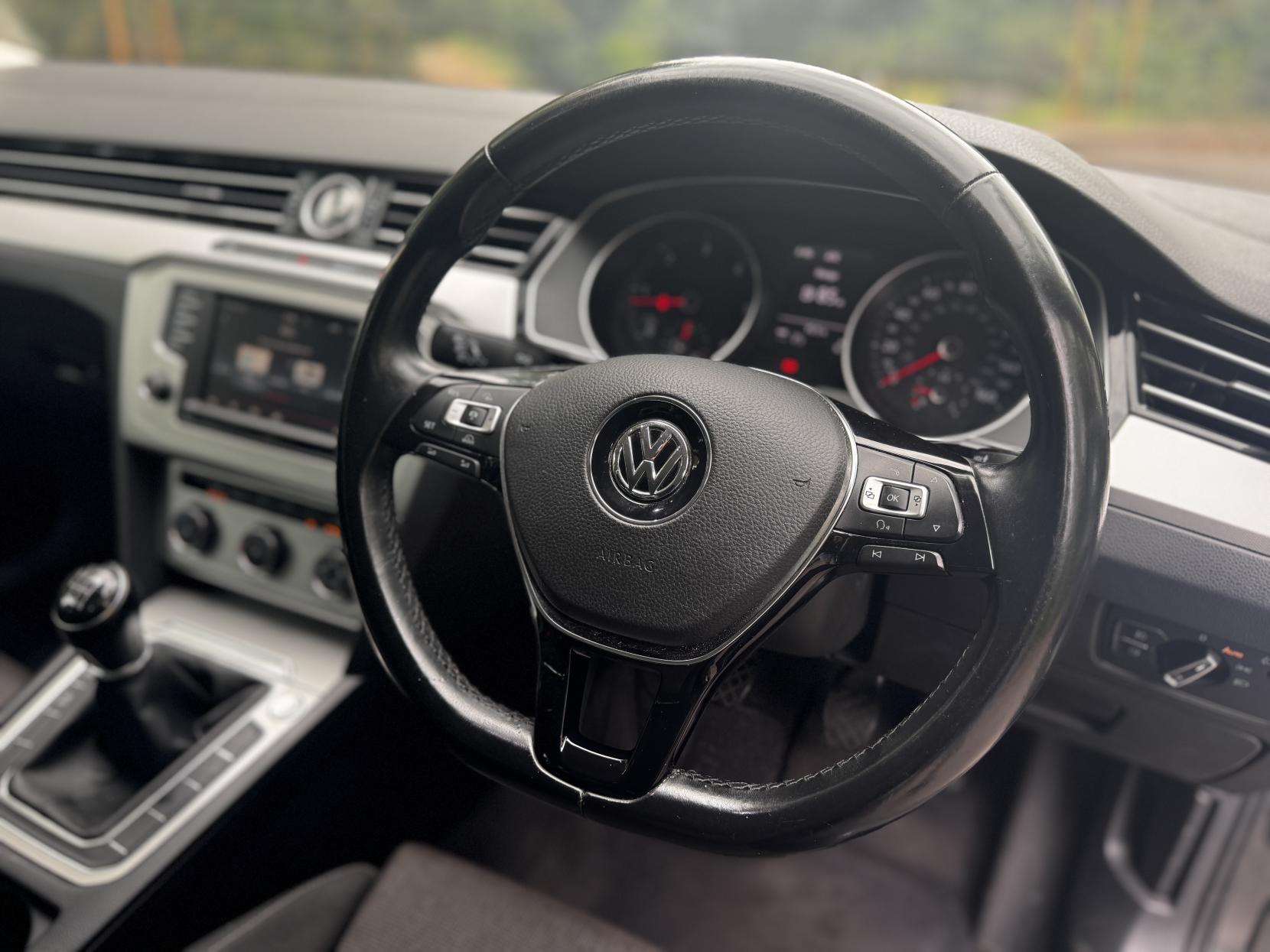 Volkswagen Passat 2.0 TDI BlueMotion Tech SE Business Saloon 4dr Diesel Manual Euro 6 (s/s) (150 ps)