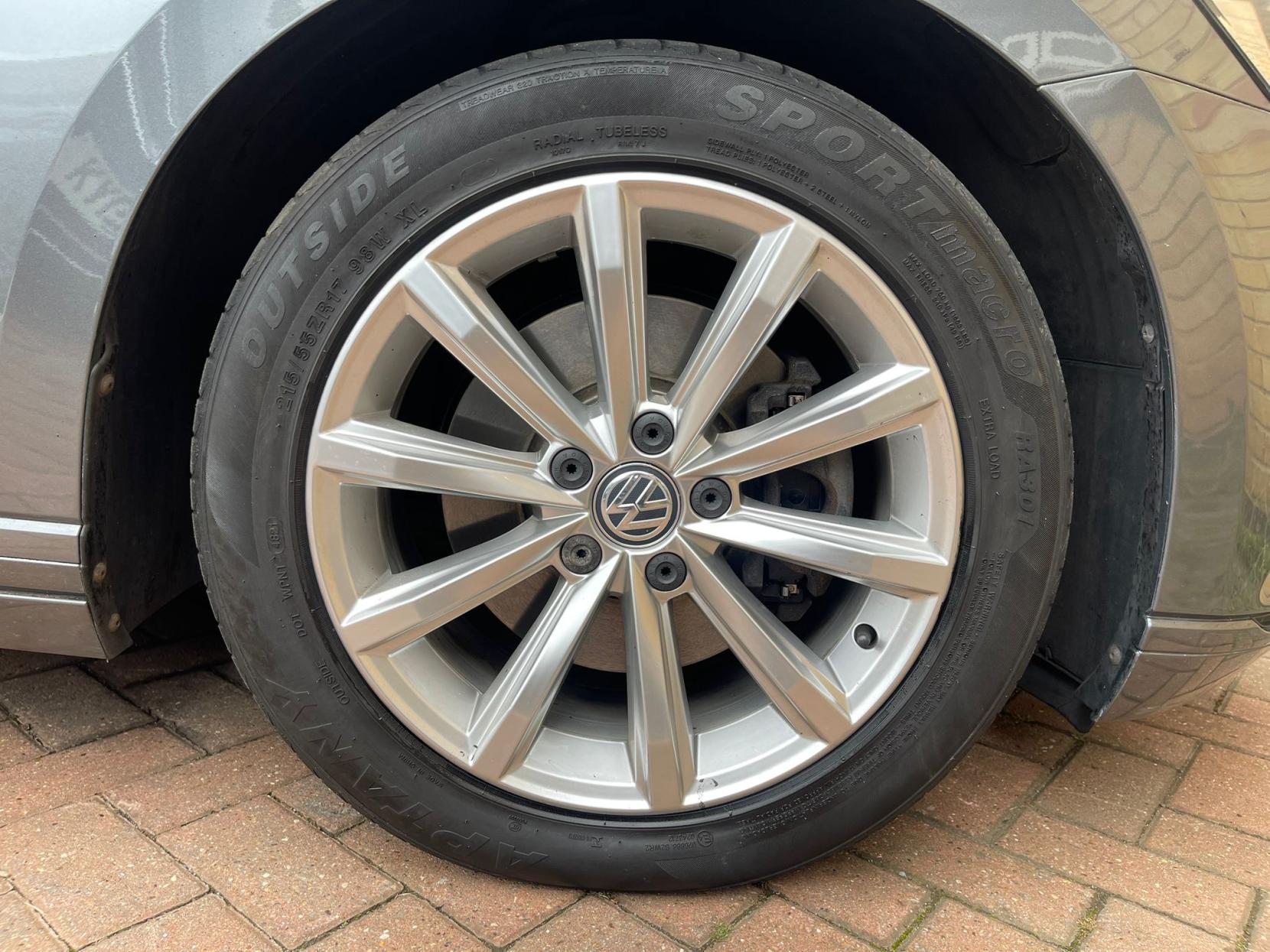 Volkswagen Passat 2.0 TDI BlueMotion Tech SE Business Saloon 4dr Diesel Manual Euro 6 (s/s) (150 ps)