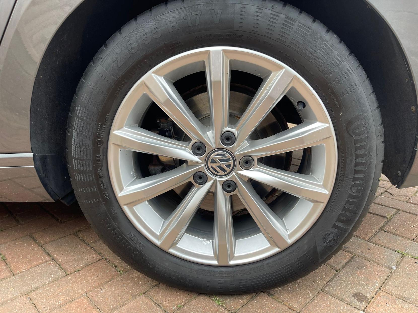 Volkswagen Passat 2.0 TDI BlueMotion Tech SE Business Saloon 4dr Diesel Manual Euro 6 (s/s) (150 ps)