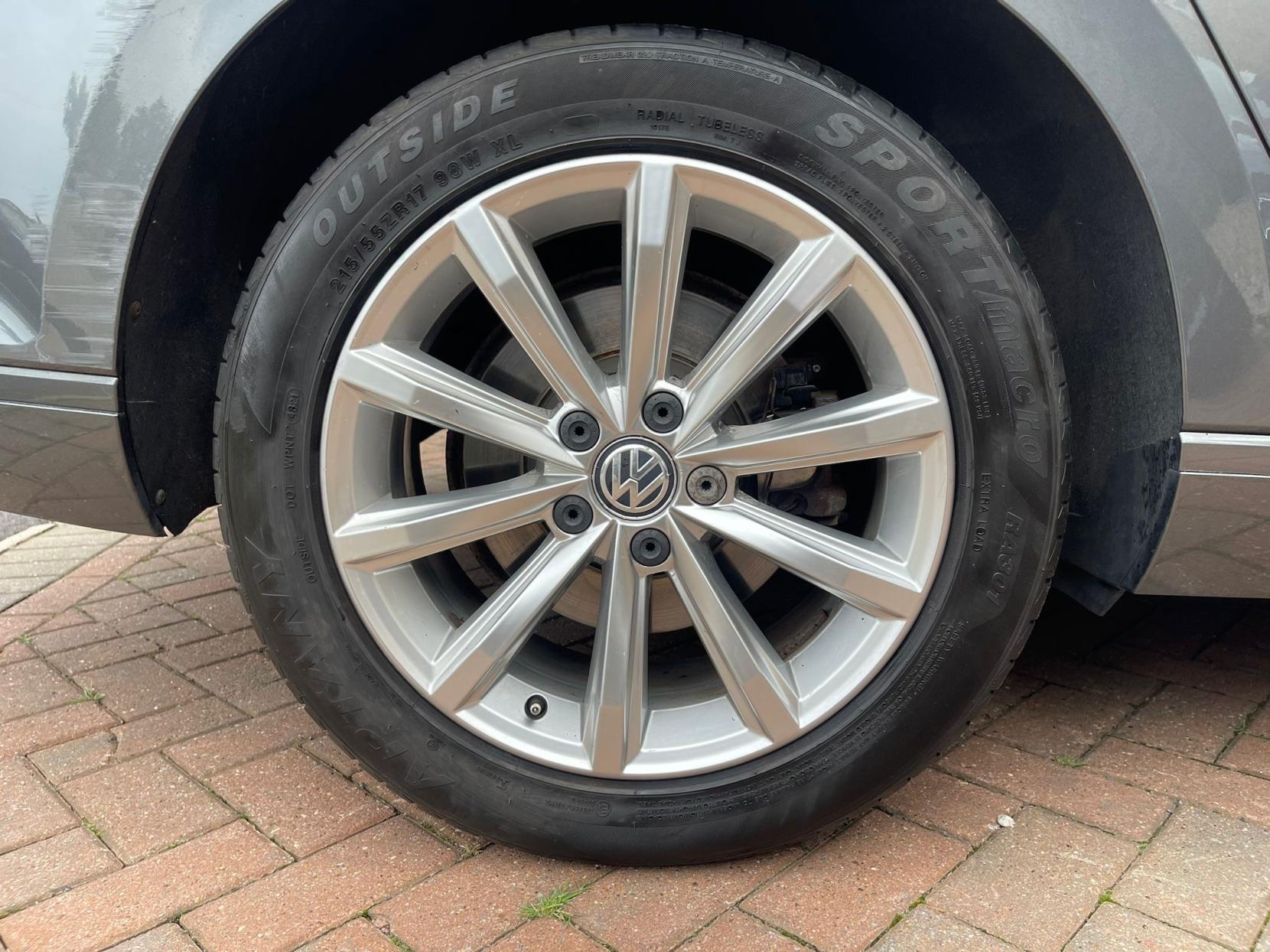 Volkswagen Passat 2.0 TDI BlueMotion Tech SE Business Saloon 4dr Diesel Manual Euro 6 (s/s) (150 ps)