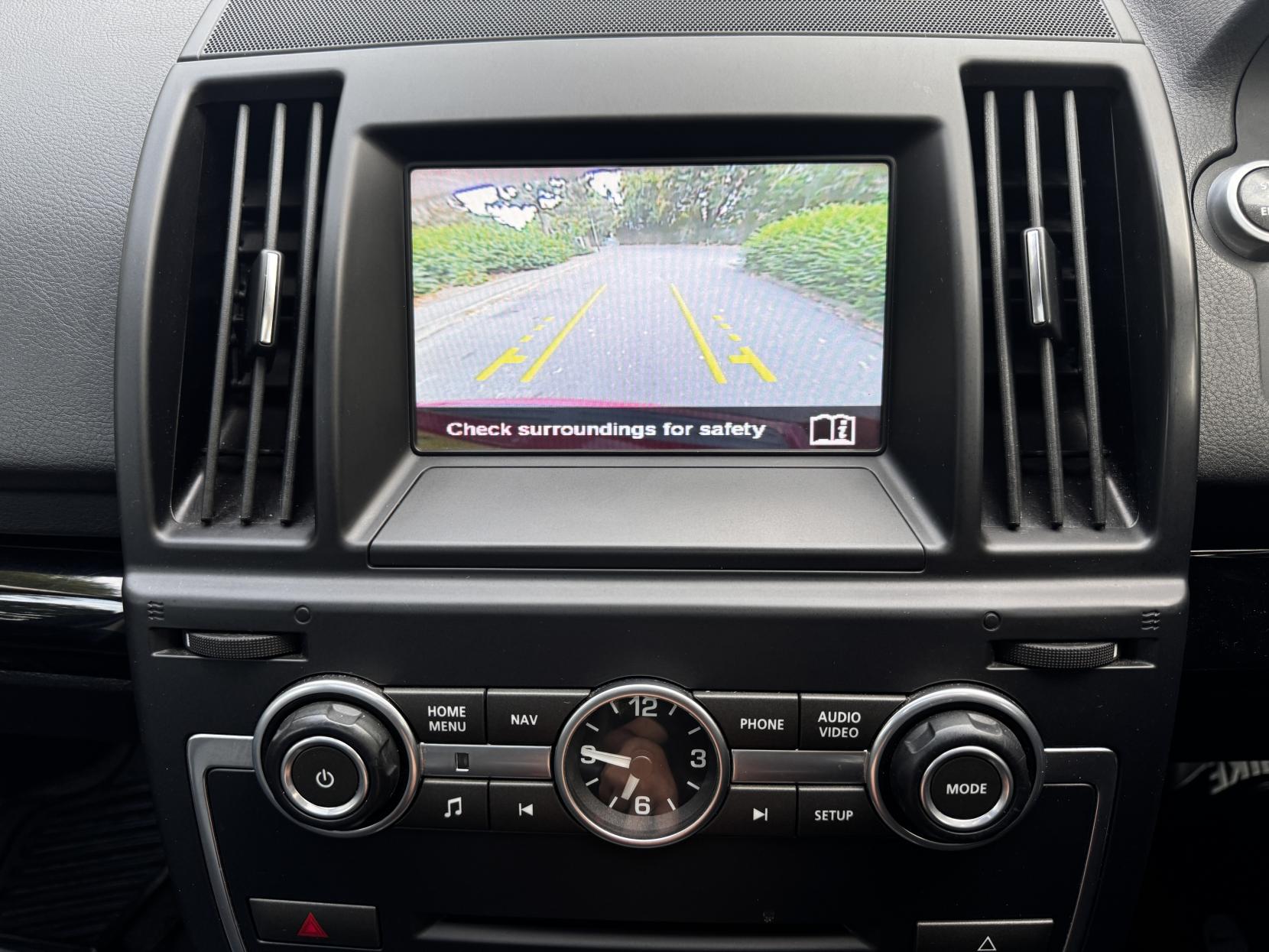 Land Rover Freelander 2 2.2 SD4 Metropolis SUV 5dr Diesel CommandShift 4WD Euro 5 (190 ps)