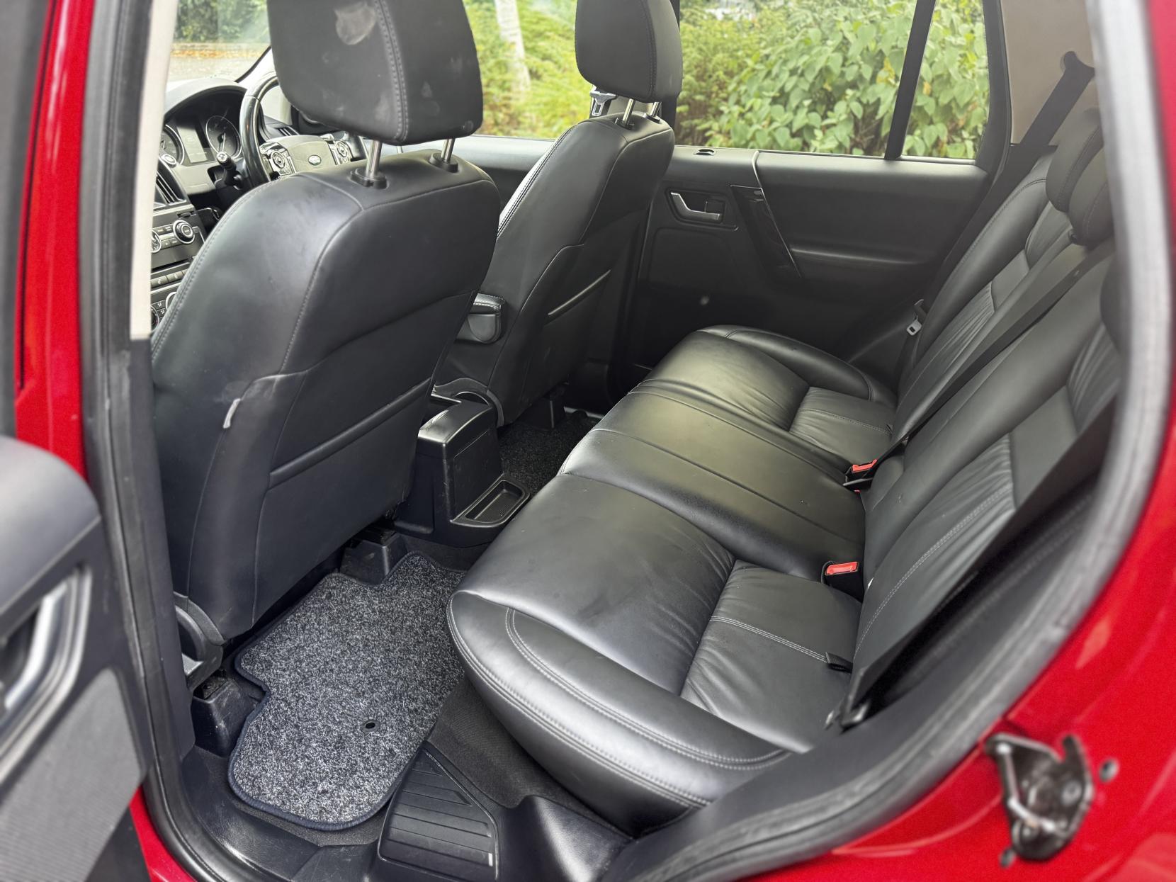 Land Rover Freelander 2 2.2 SD4 Metropolis SUV 5dr Diesel CommandShift 4WD Euro 5 (190 ps)