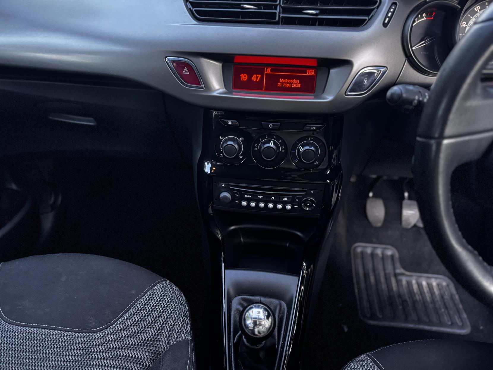 Citroen C3 1.2 VTi Selection Hatchback 5dr Petrol Manual Euro 5 (82 ps)