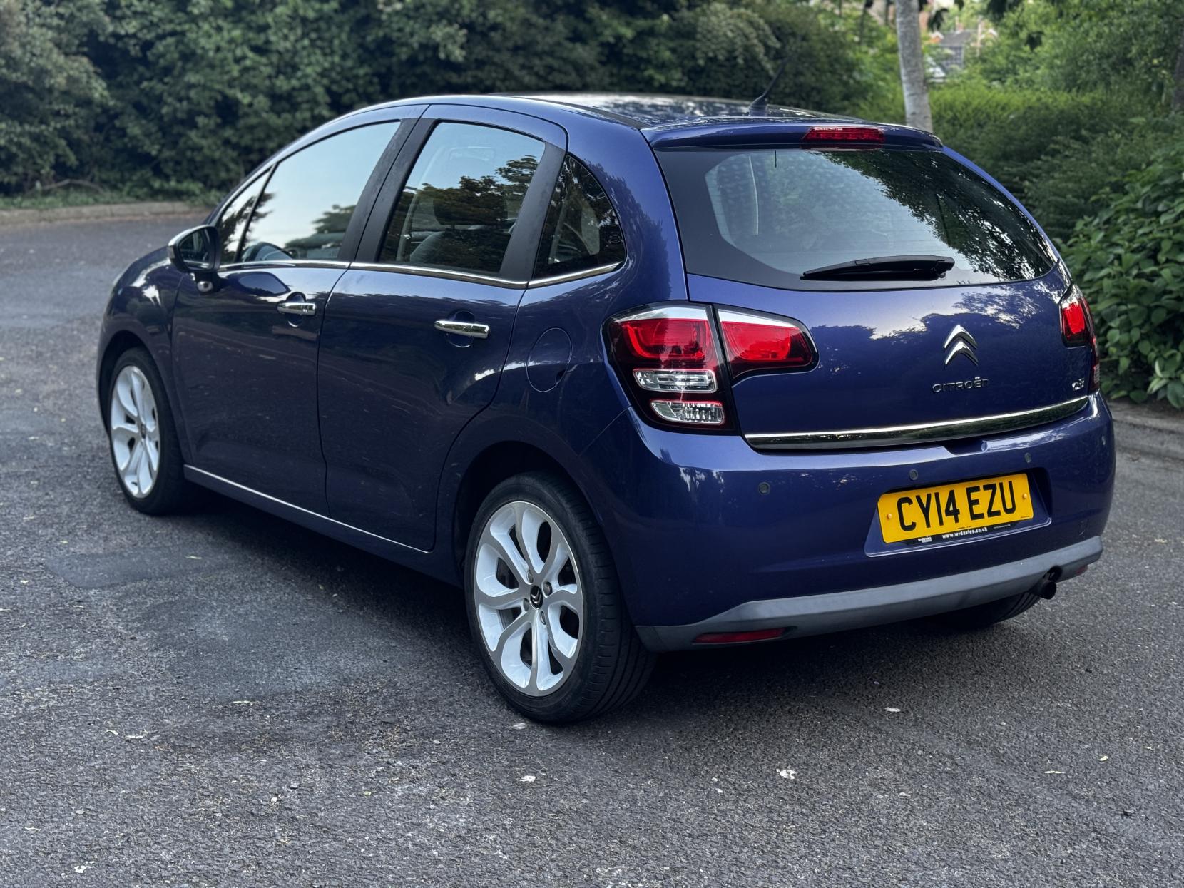 Citroen C3 1.2 VTi Selection Hatchback 5dr Petrol Manual Euro 5 (82 ps)