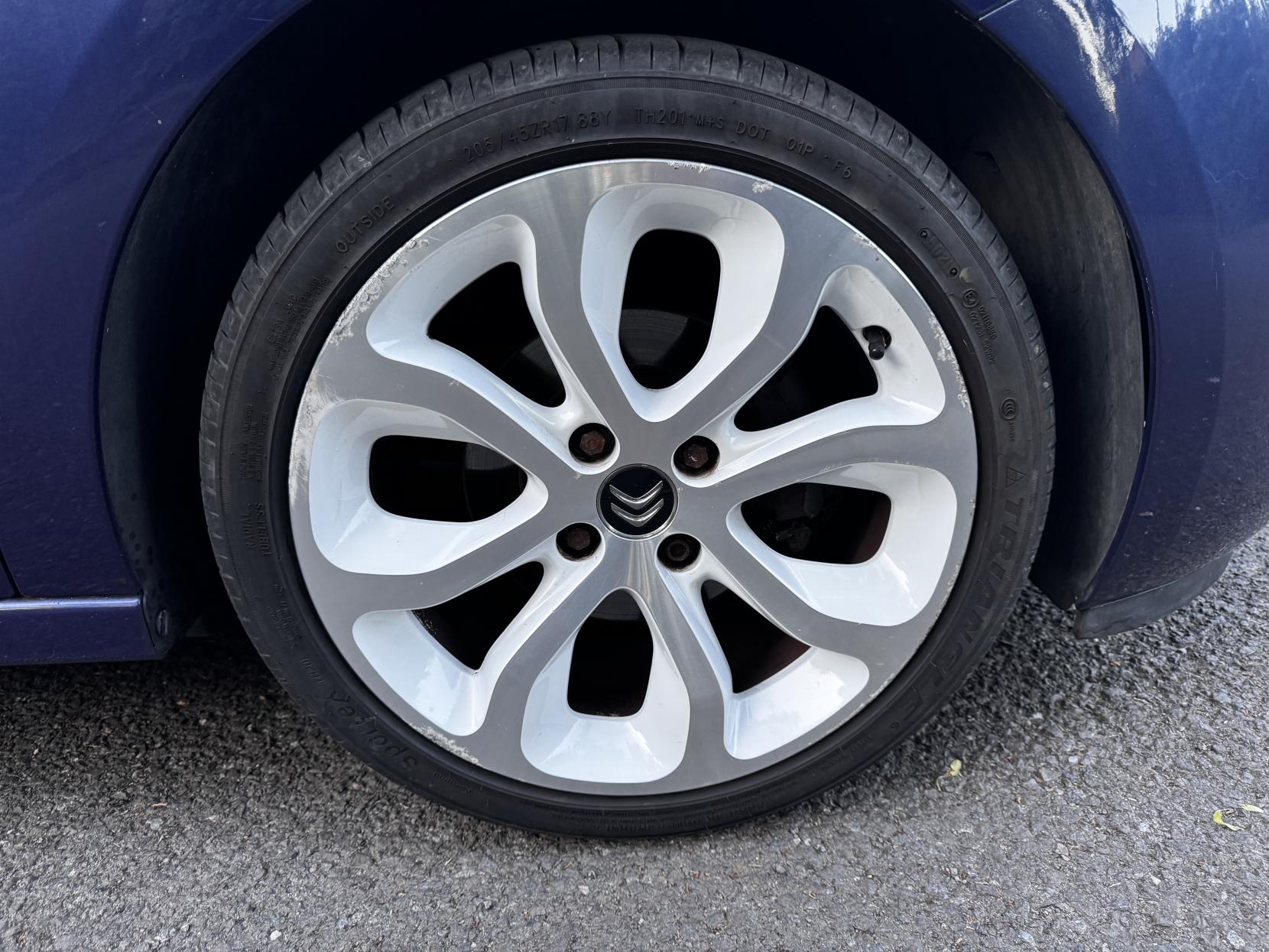 Citroen C3 1.2 VTi Selection Hatchback 5dr Petrol Manual Euro 5 (82 ps)