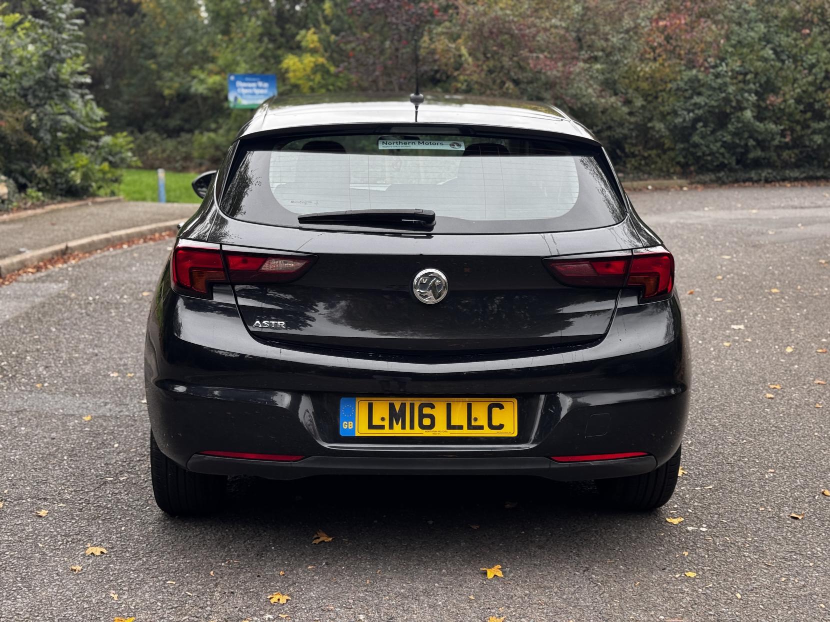 Vauxhall Astra 1.4i Design Hatchback 5dr Petrol Manual Euro 6 (100 ps)
