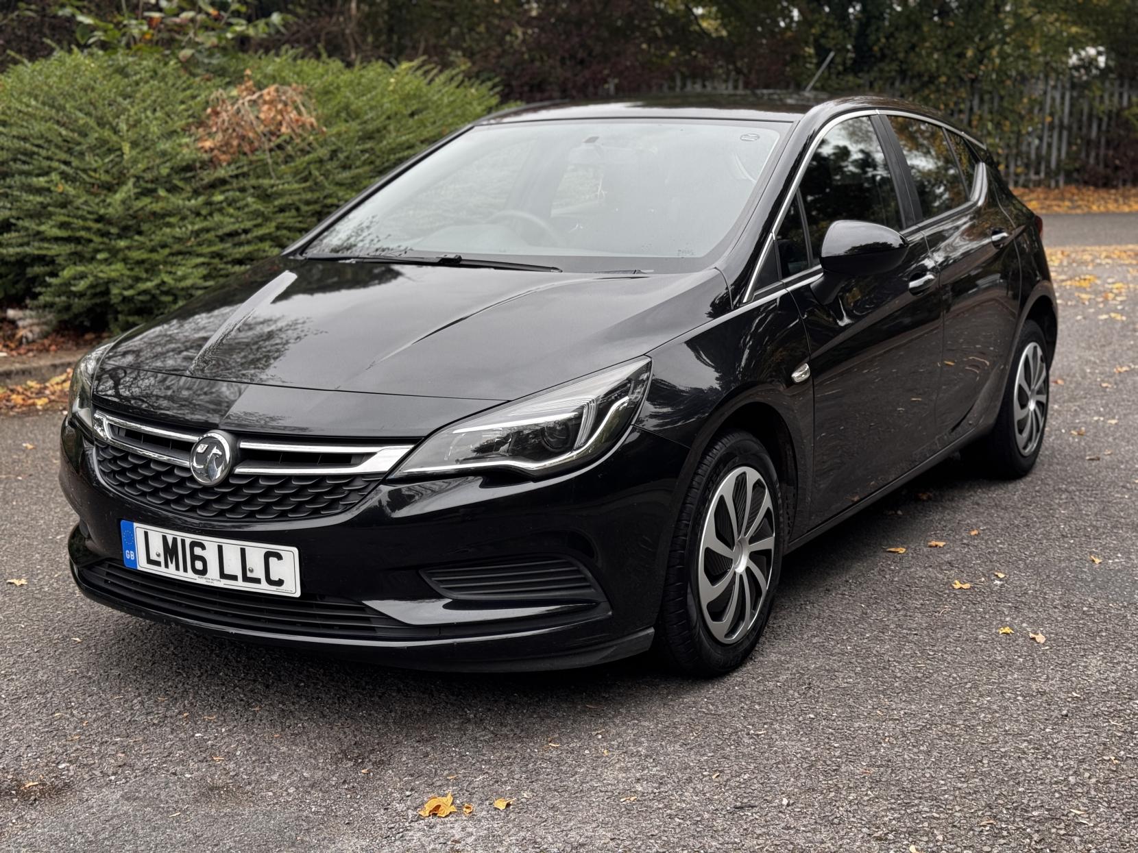 Vauxhall Astra 1.4i Design Hatchback 5dr Petrol Manual Euro 6 (100 ps)