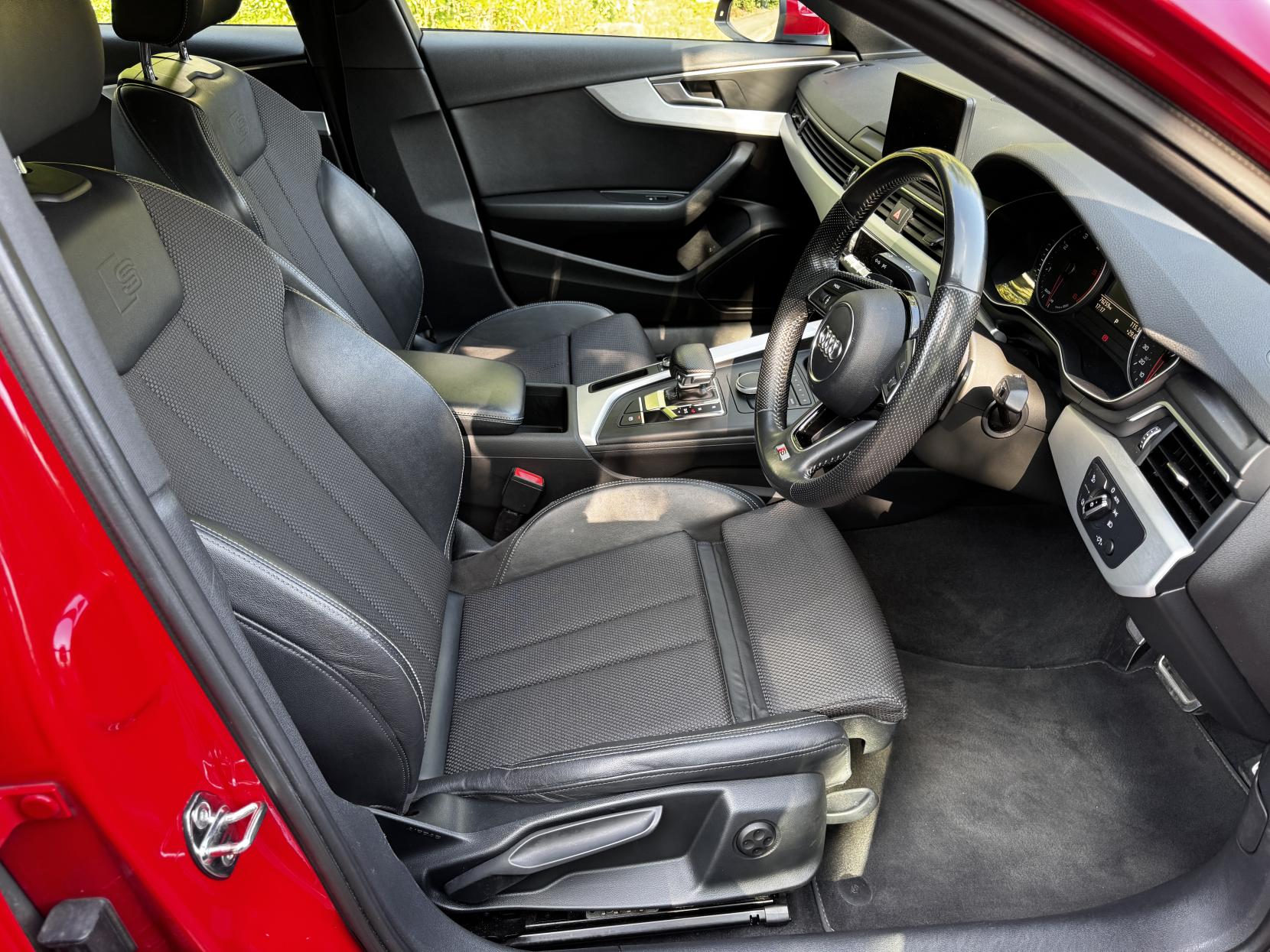 Audi A4 2.0 TDI S line Saloon 4dr Diesel S Tronic Euro 6 (s/s) (150 ps)