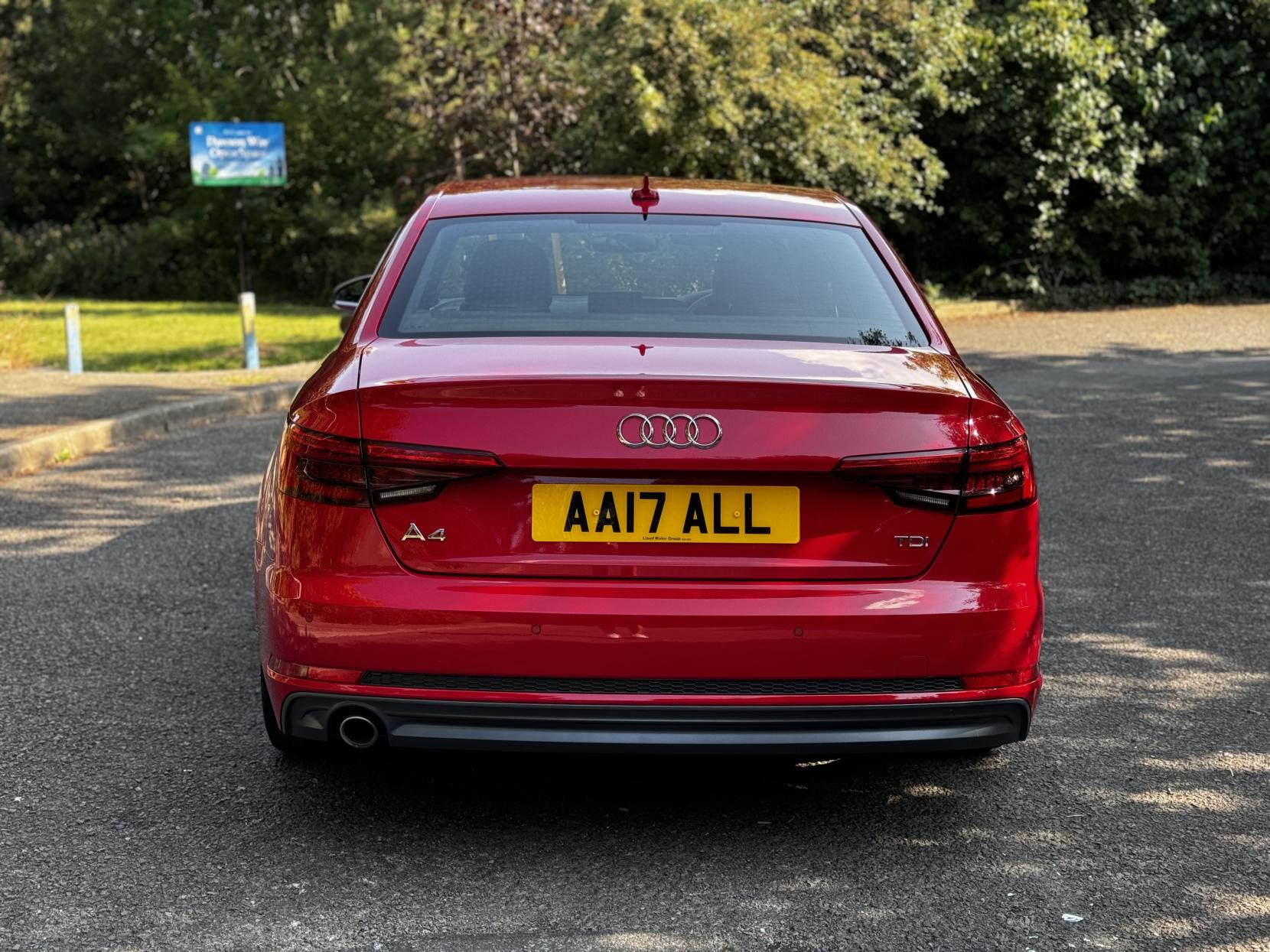 Audi A4 2.0 TDI S line Saloon 4dr Diesel S Tronic Euro 6 (s/s) (150 ps)
