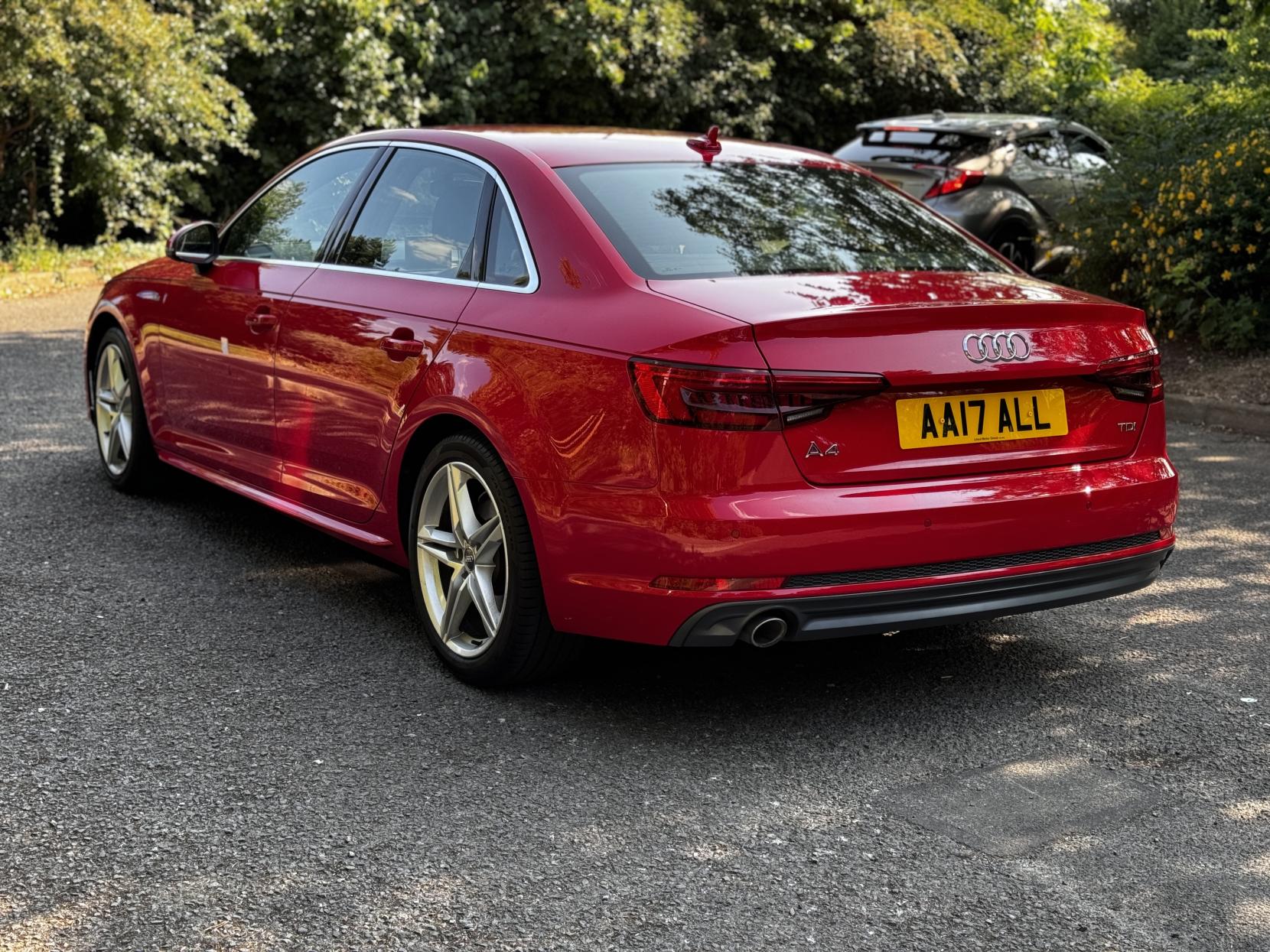 Audi A4 2.0 TDI S line Saloon 4dr Diesel S Tronic Euro 6 (s/s) (150 ps)