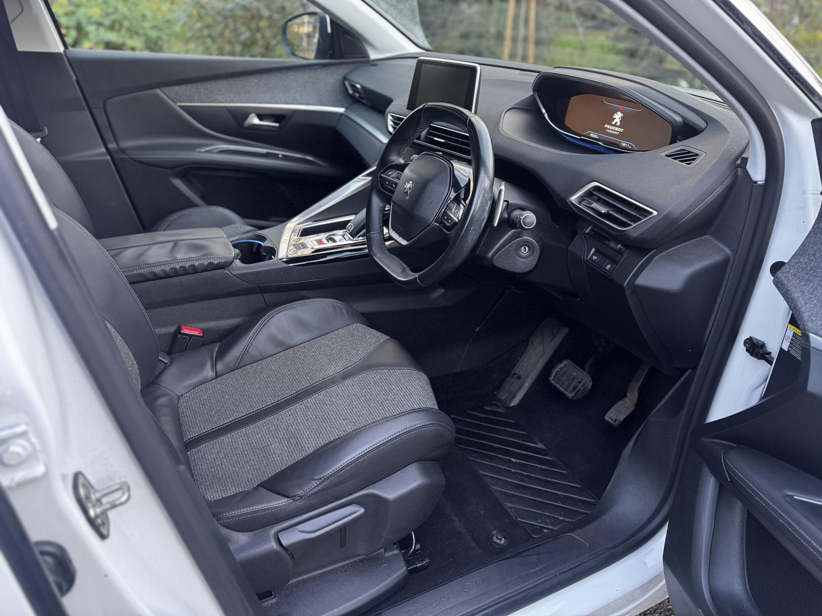 Peugeot 3008 1.2 PureTech Allure SUV 5dr Petrol EAT Euro 6 (s/s) (130 ps)