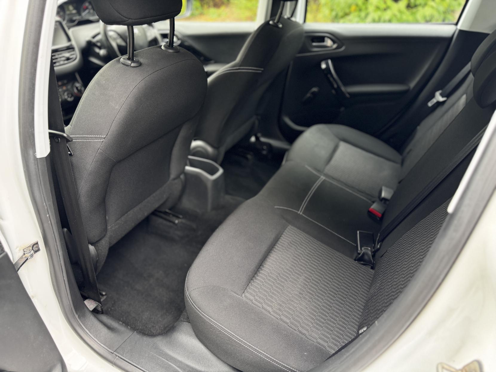 Peugeot 208 1.2 PureTech Active Hatchback 5dr Petrol Manual Euro 6 (82 ps)