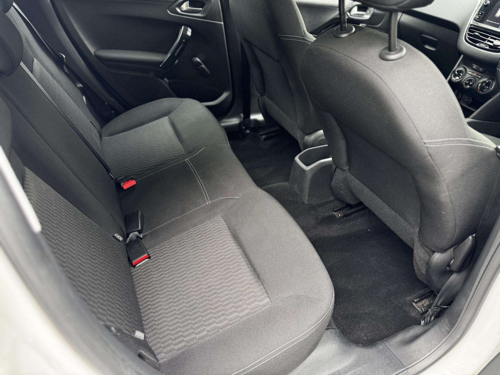 Peugeot 208 1.2 PureTech Active Hatchback 5dr Petrol Manual Euro 6 (82 ps)