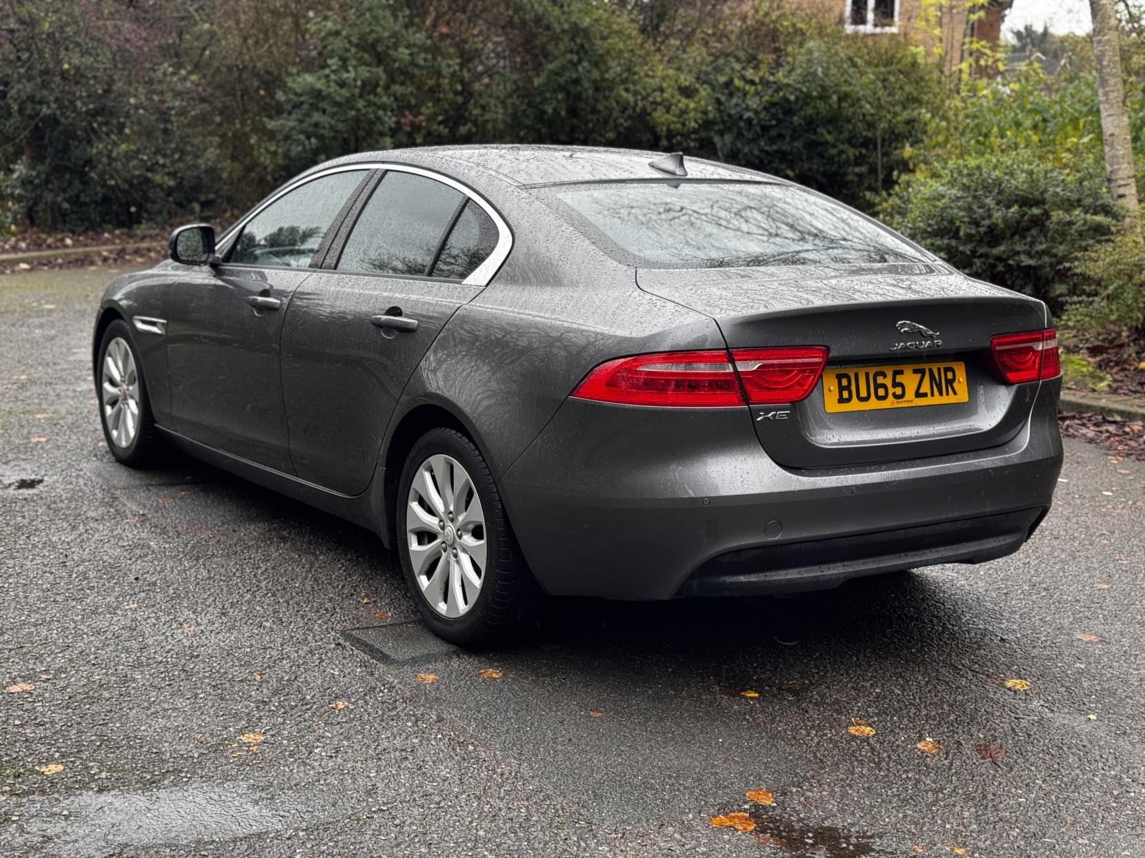 Jaguar XE 2.0d SE Saloon 4dr Diesel Manual Euro 6 (s/s) (163 ps)