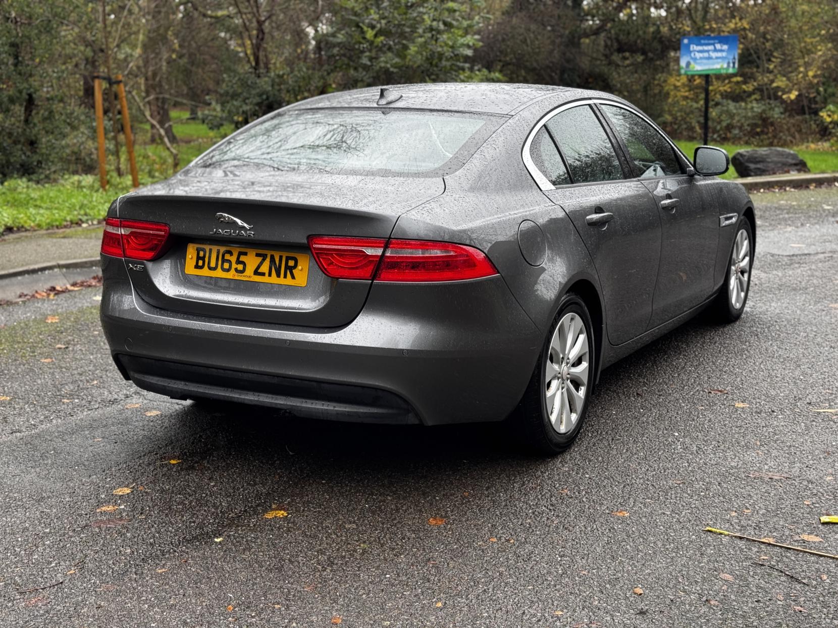 Jaguar XE 2.0d SE Saloon 4dr Diesel Manual Euro 6 (s/s) (163 ps)
