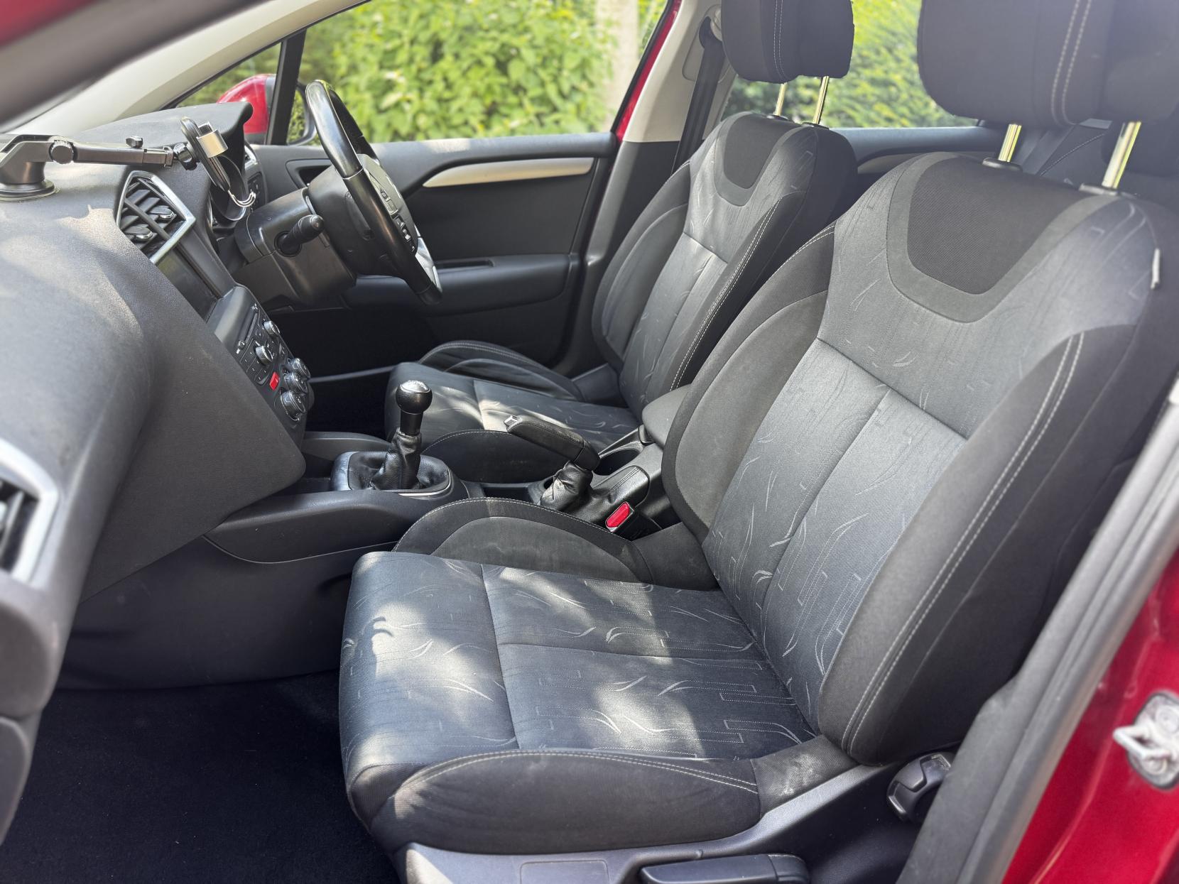 Citroen C4 1.6 HDi 16V VTR+ Hatchback 5dr Diesel Manual Euro 5 (90 ps)