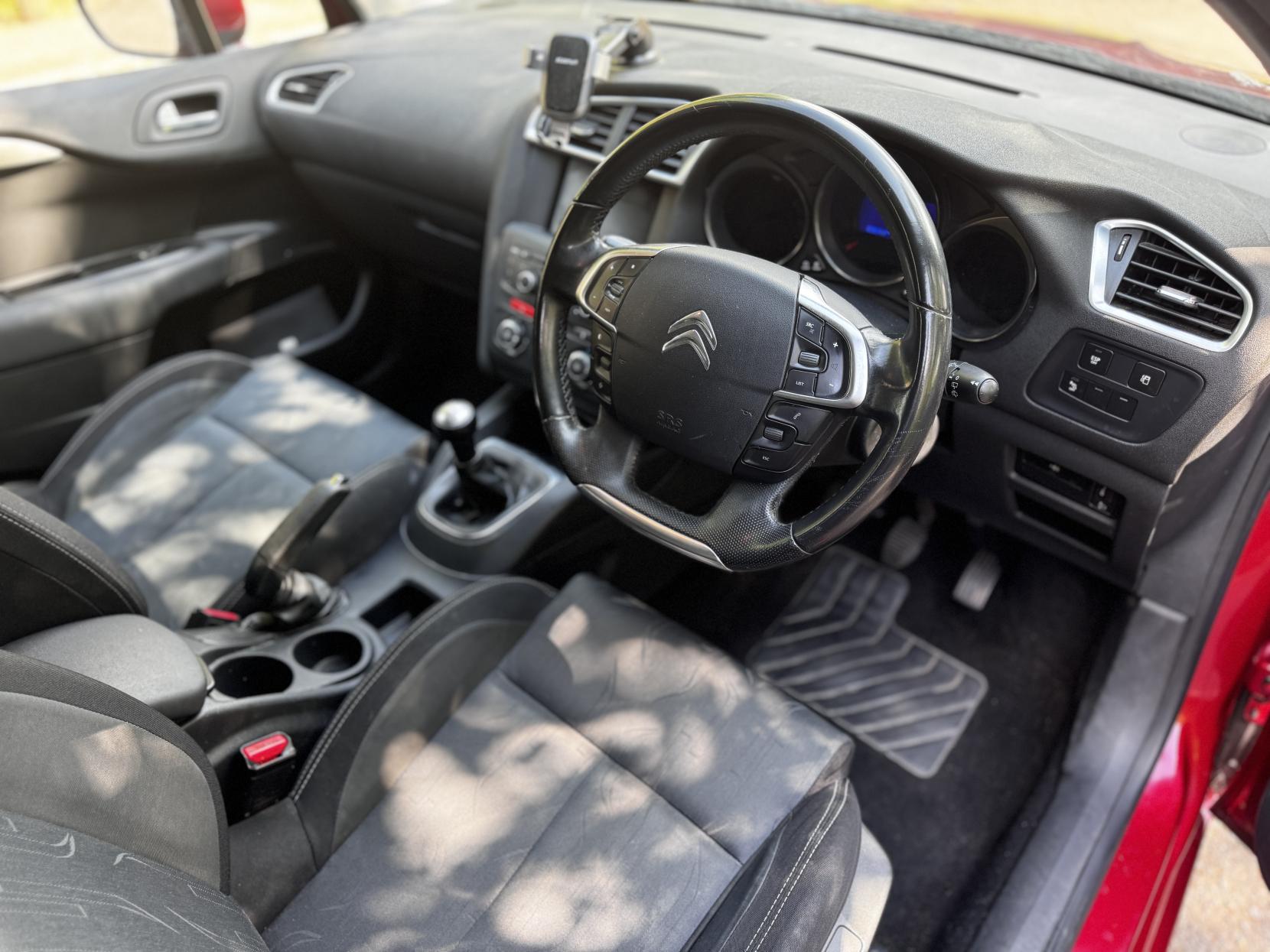 Citroen C4 1.6 HDi 16V VTR+ Hatchback 5dr Diesel Manual Euro 5 (90 ps)