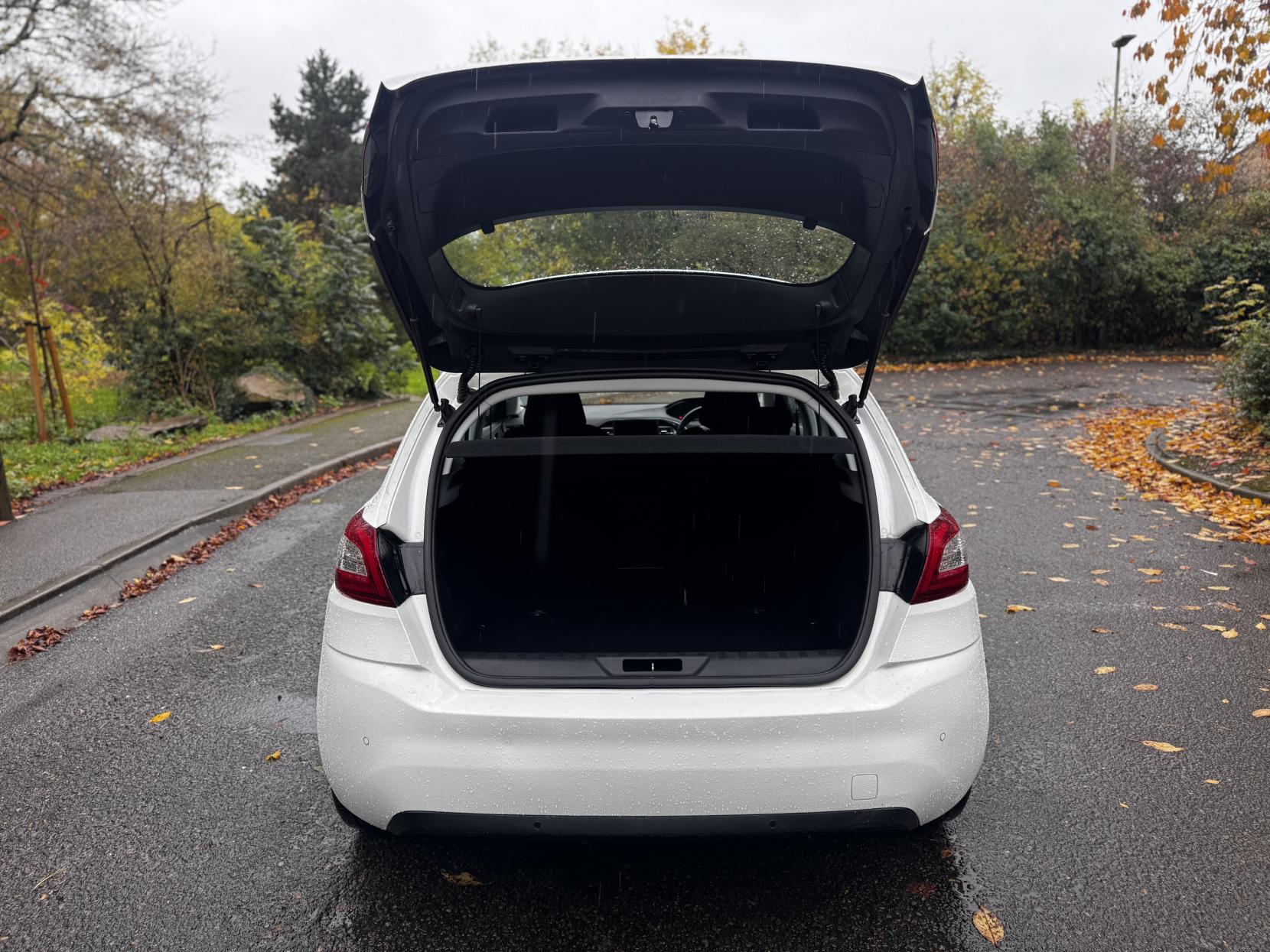 Peugeot 308 1.2 PureTech Allure Hatchback 5dr Petrol Manual Euro 6 (s/s) (130 ps)