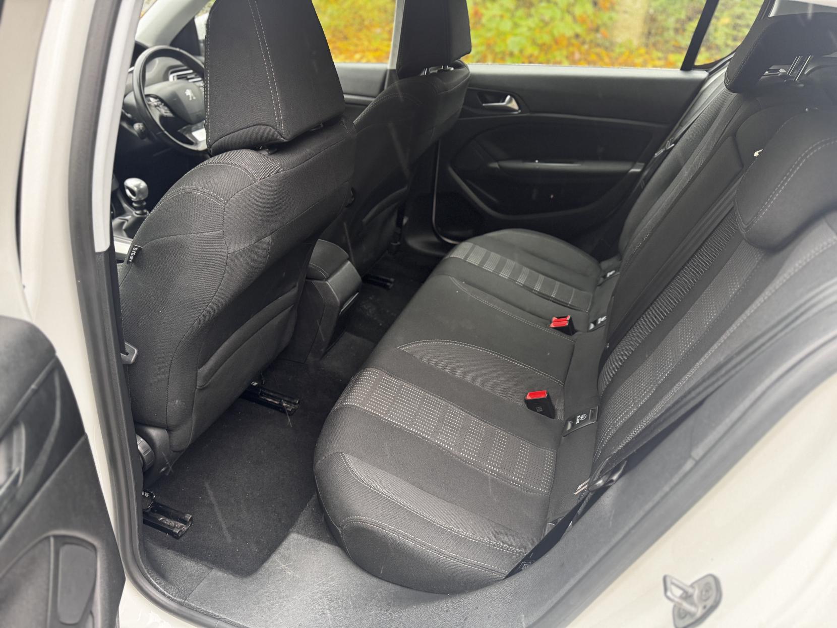 Peugeot 308 1.2 PureTech Allure Hatchback 5dr Petrol Manual Euro 6 (s/s) (130 ps)