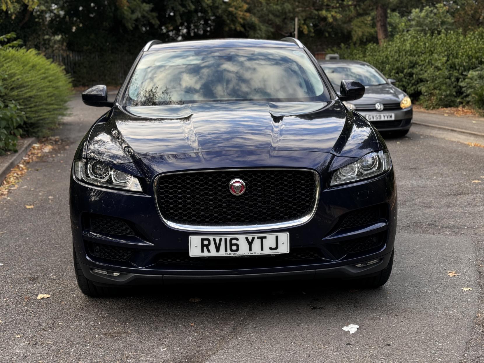 Jaguar F-PACE 2.0 D180 Portfolio SUV 5dr Diesel Auto AWD Euro 6 (s/s) (180 ps)