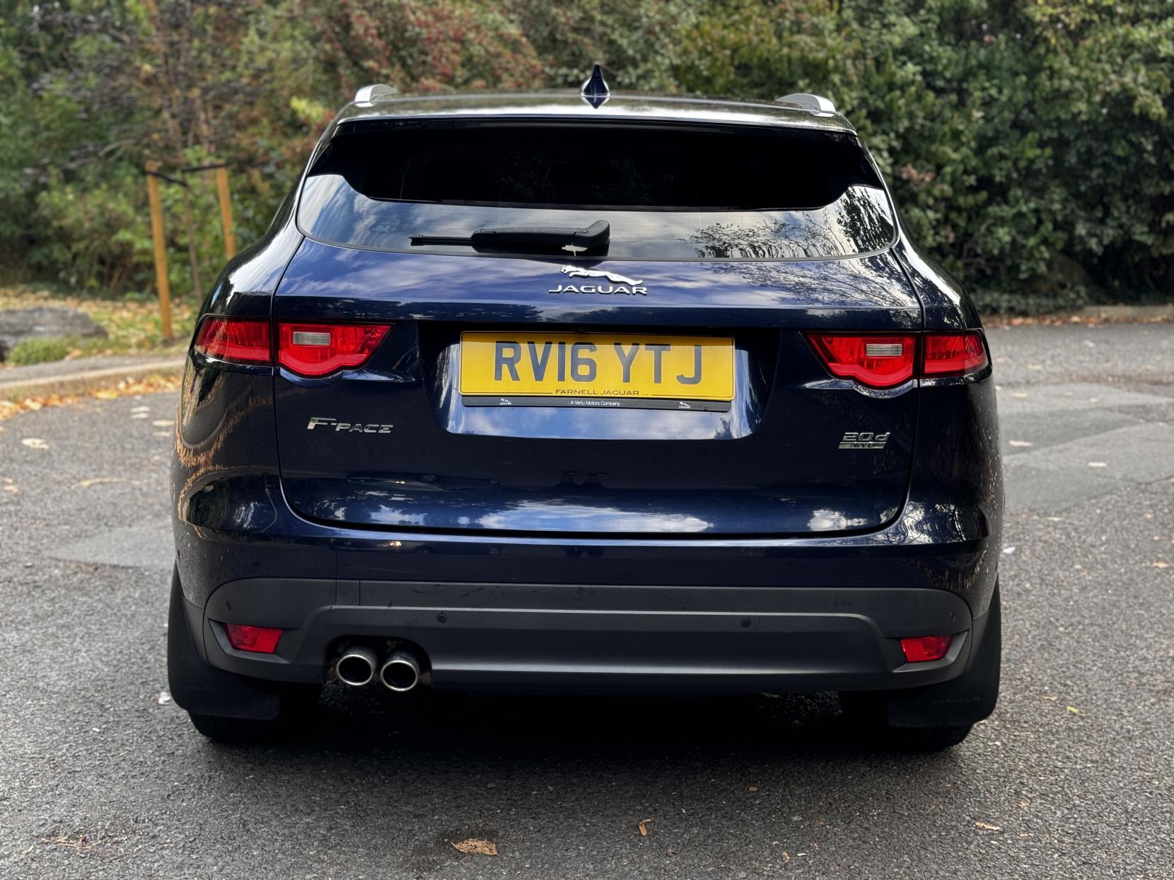 Jaguar F-PACE 2.0 D180 Portfolio SUV 5dr Diesel Auto AWD Euro 6 (s/s) (180 ps)