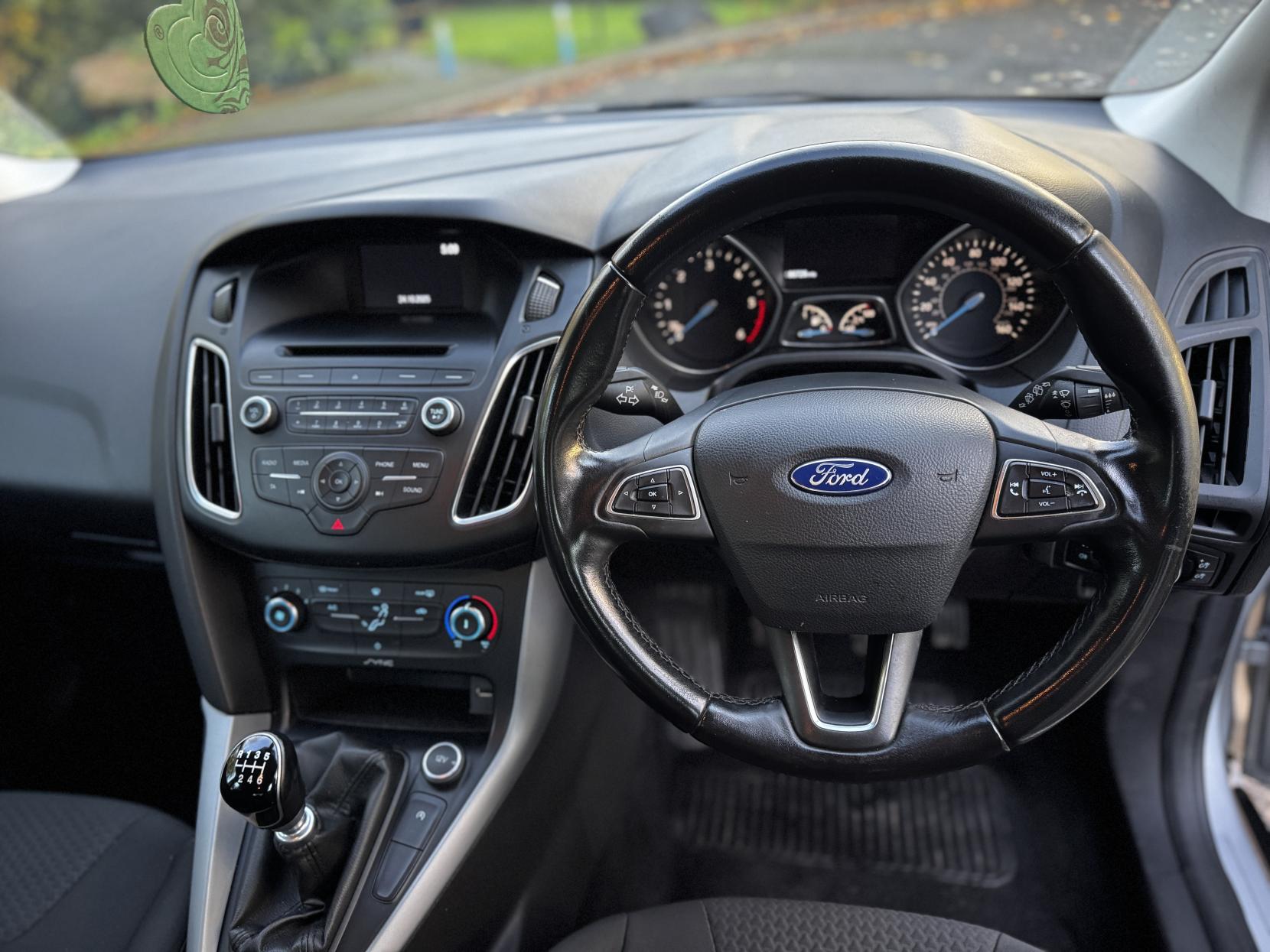 Ford Focus 1.5 TDCi Zetec Hatchback 5dr Diesel Manual Euro 6 (s/s) (120 ps)