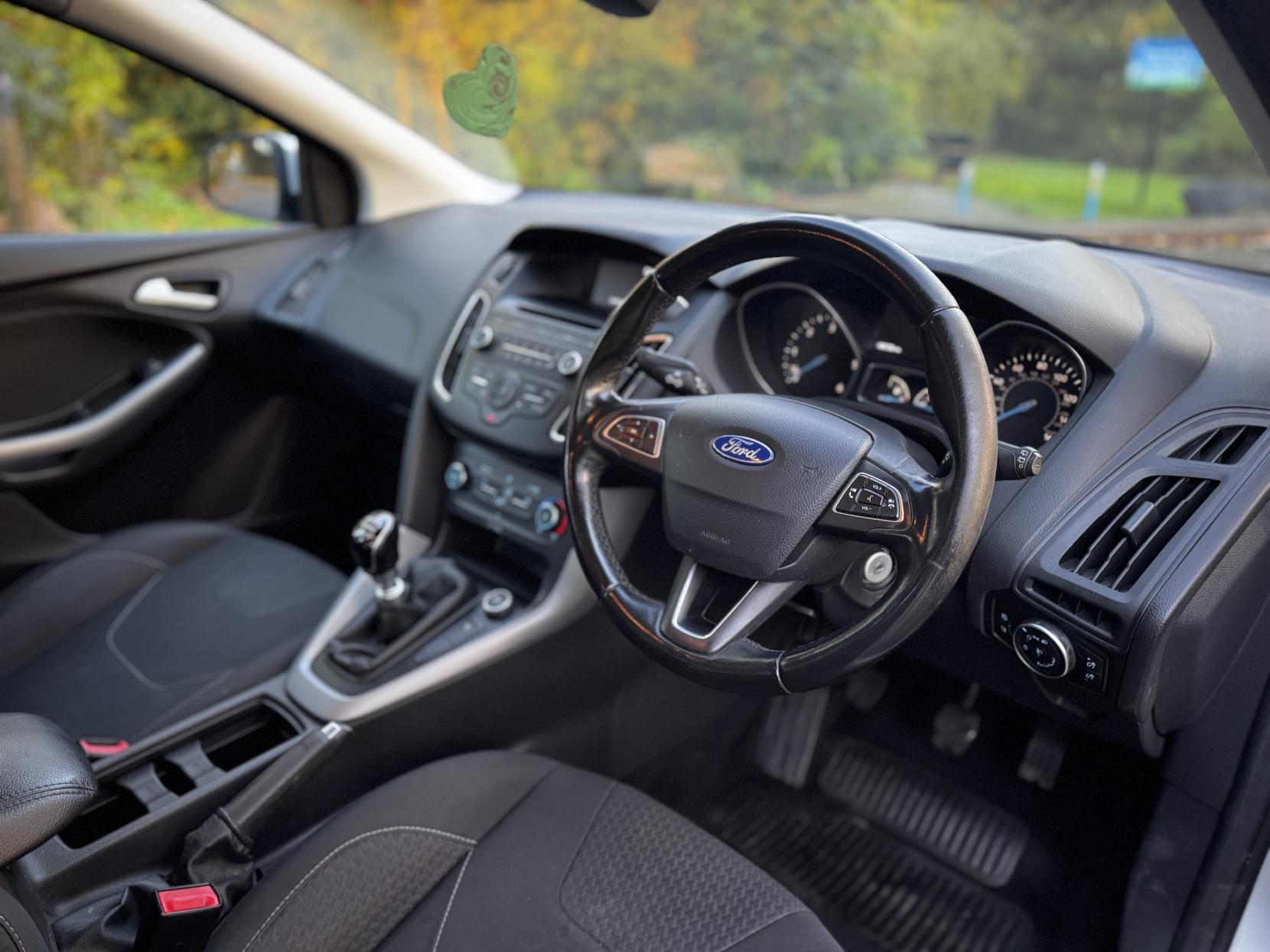 Ford Focus 1.5 TDCi Zetec Hatchback 5dr Diesel Manual Euro 6 (s/s) (120 ps)