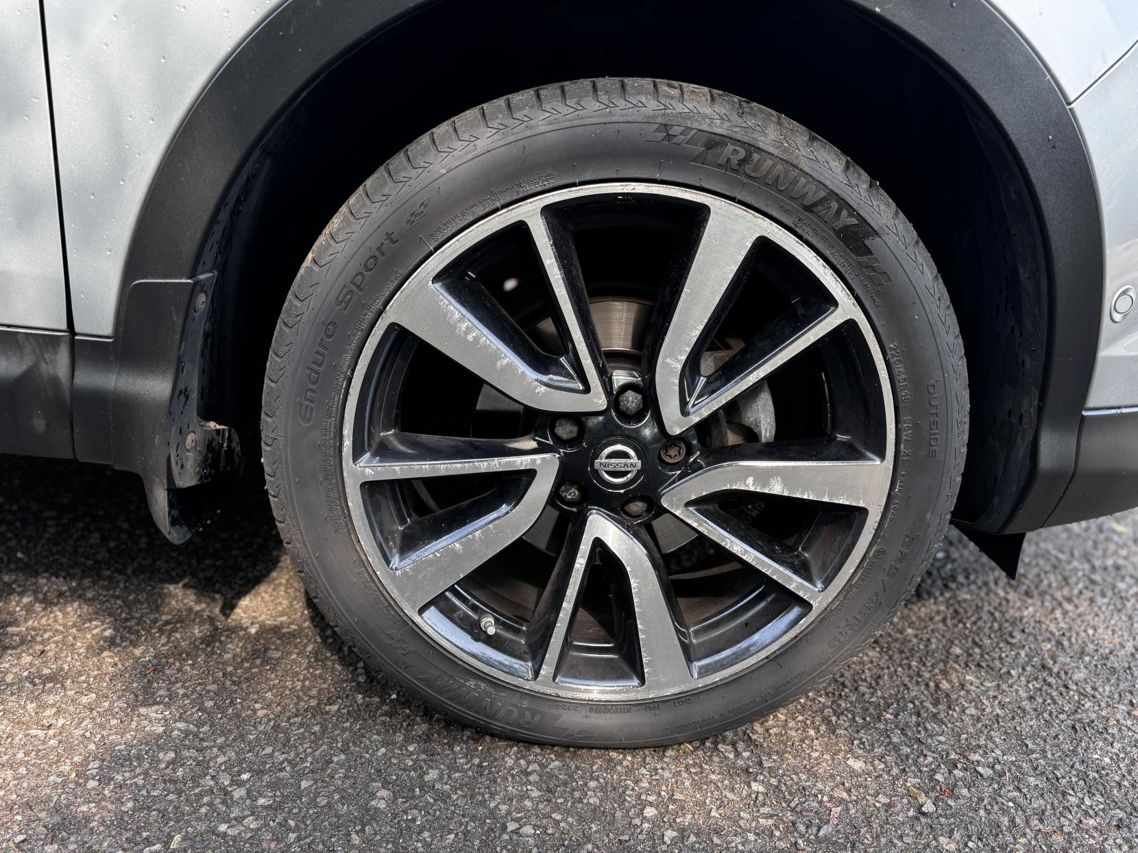 Nissan Qashqai 1.6 DIG-T Tekna SUV 5dr Petrol Manual 2WD Euro 6 (s/s) (163 ps)