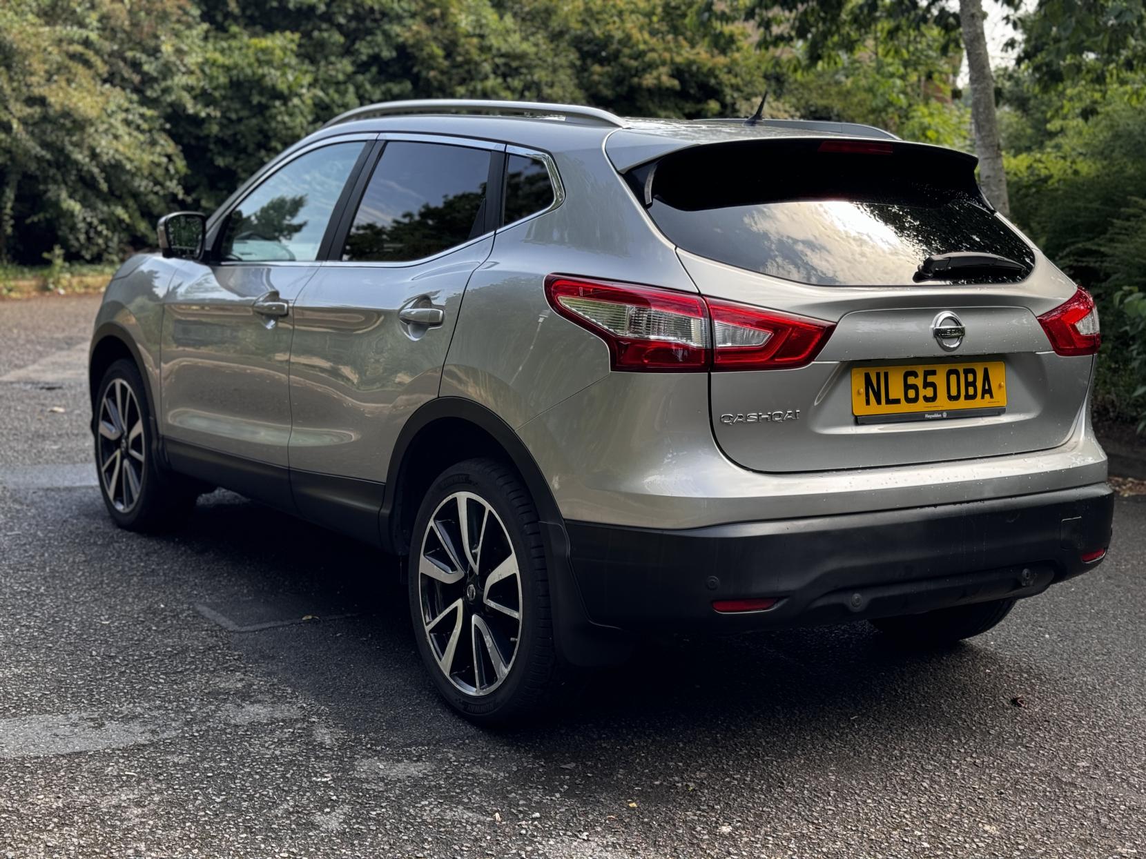 Nissan Qashqai 1.6 DIG-T Tekna SUV 5dr Petrol Manual 2WD Euro 6 (s/s) (163 ps)