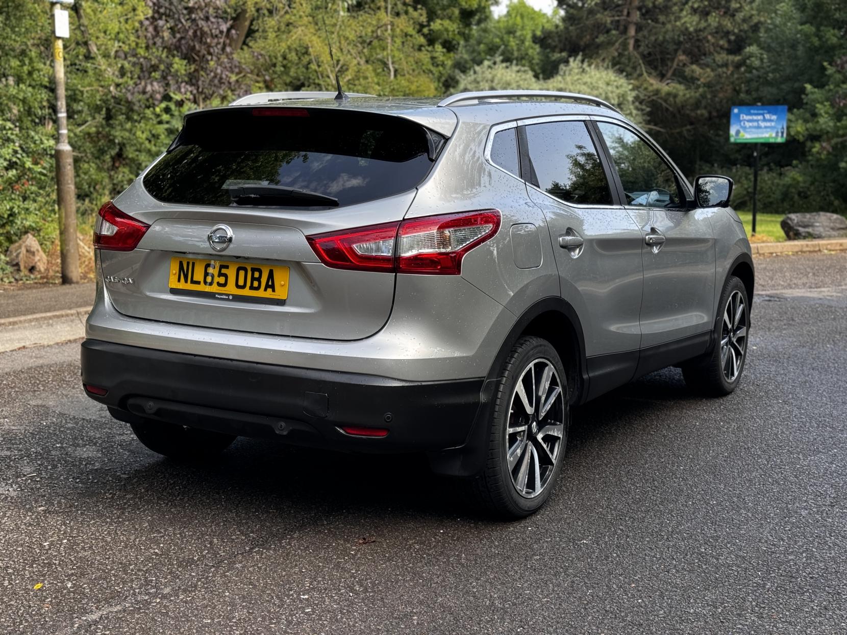 Nissan Qashqai 1.6 DIG-T Tekna SUV 5dr Petrol Manual 2WD Euro 6 (s/s) (163 ps)
