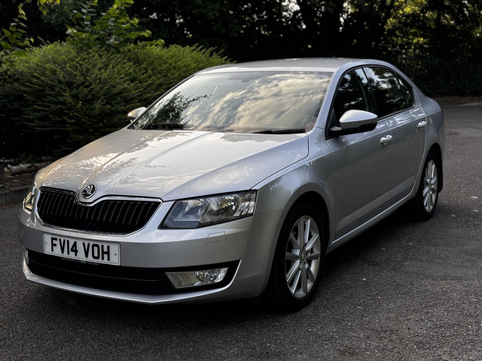 Skoda Octavia 2.0 TDI Elegance Hatchback 5dr Diesel DSG Euro 5 (s/s) (150 ps)