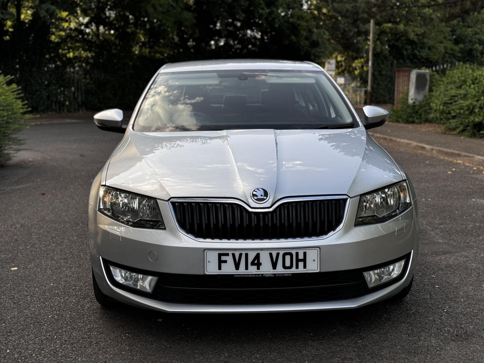 Skoda Octavia 2.0 TDI Elegance Hatchback 5dr Diesel DSG Euro 5 (s/s) (150 ps)
