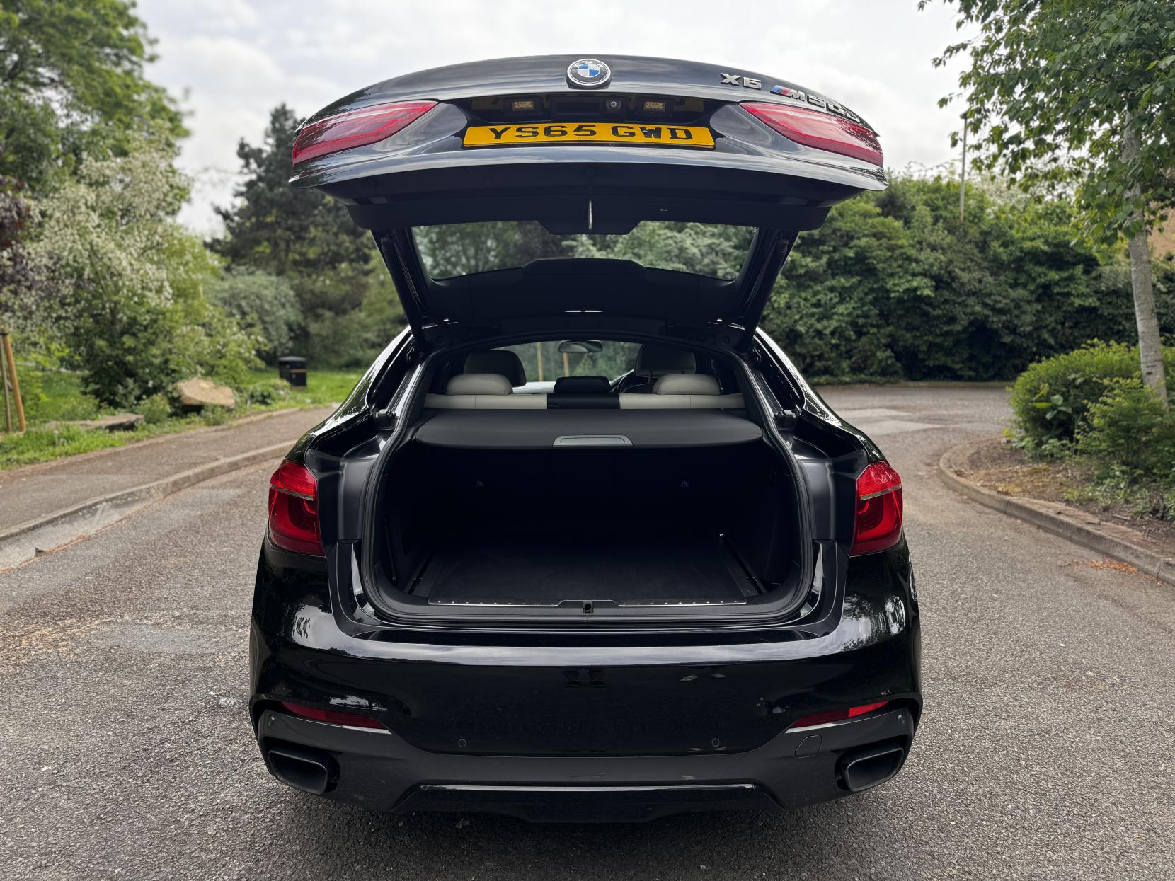 BMW X6 3.0 M50d SUV 5dr Diesel Auto xDrive Euro 6 (s/s) (381 ps)