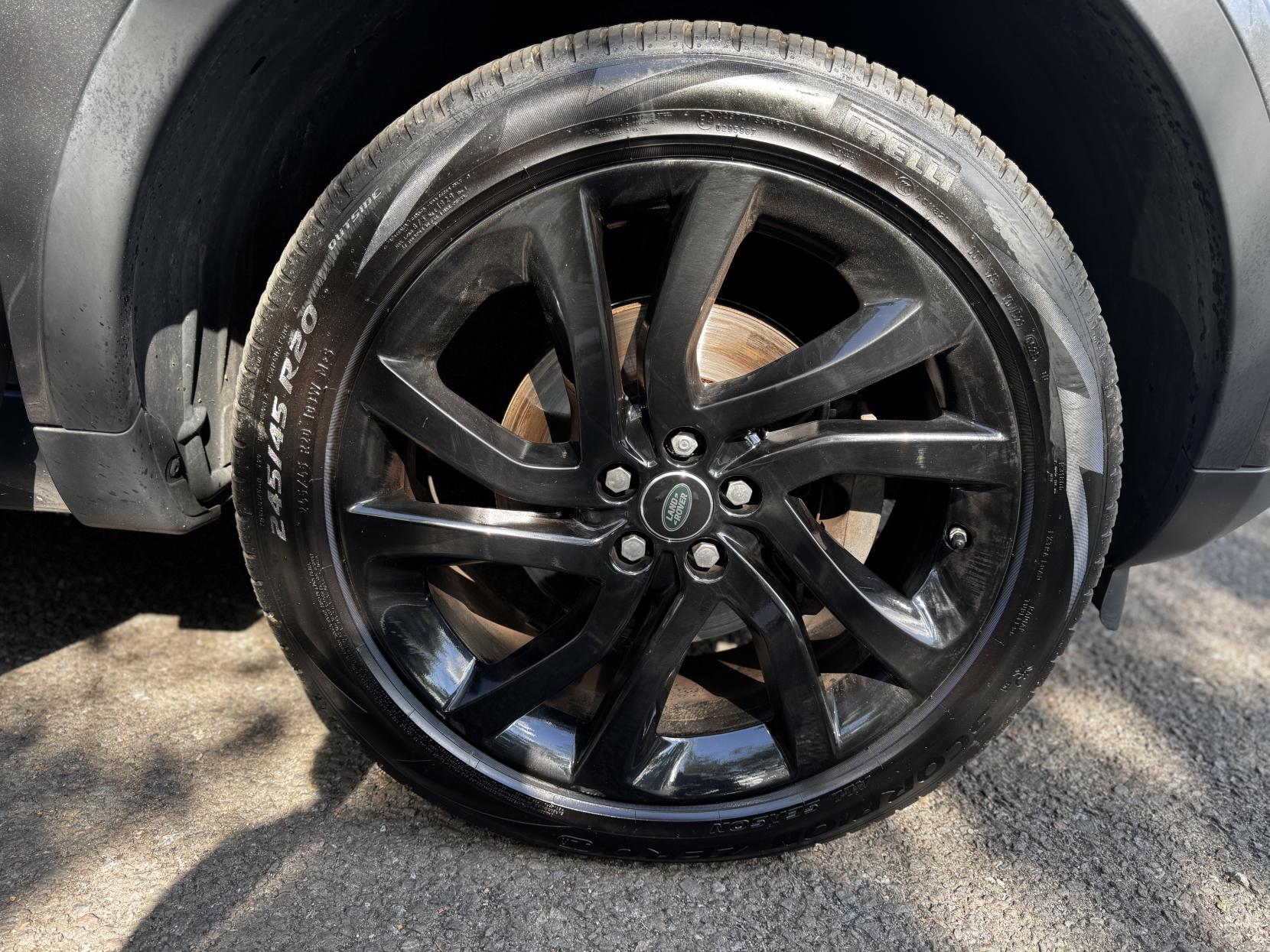 Land Rover Discovery Sport 2.0 TD4 HSE Black SUV 5dr Diesel Auto 4WD Euro 6 (s/s) (180 ps)