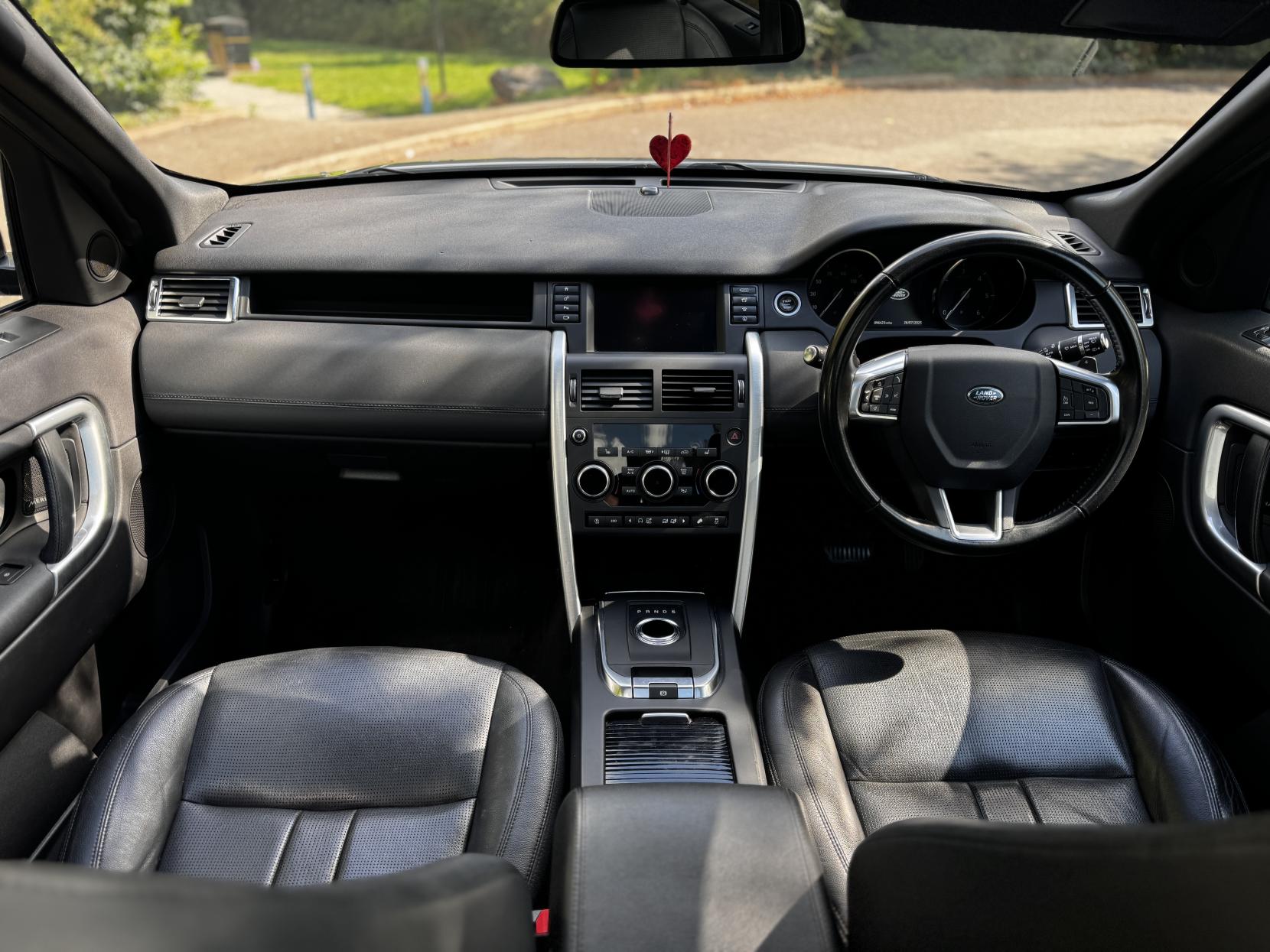 Land Rover Discovery Sport 2.0 TD4 HSE Black SUV 5dr Diesel Auto 4WD Euro 6 (s/s) (180 ps)