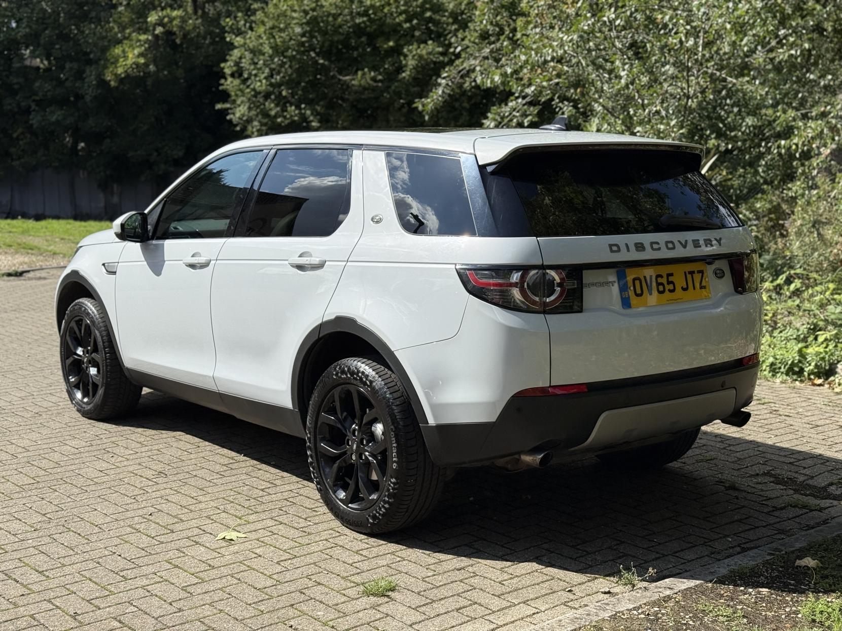 Land Rover Discovery Sport 2.0 TD4 HSE SUV 5dr Diesel Auto 4WD Euro 6 (s/s) (180 ps)