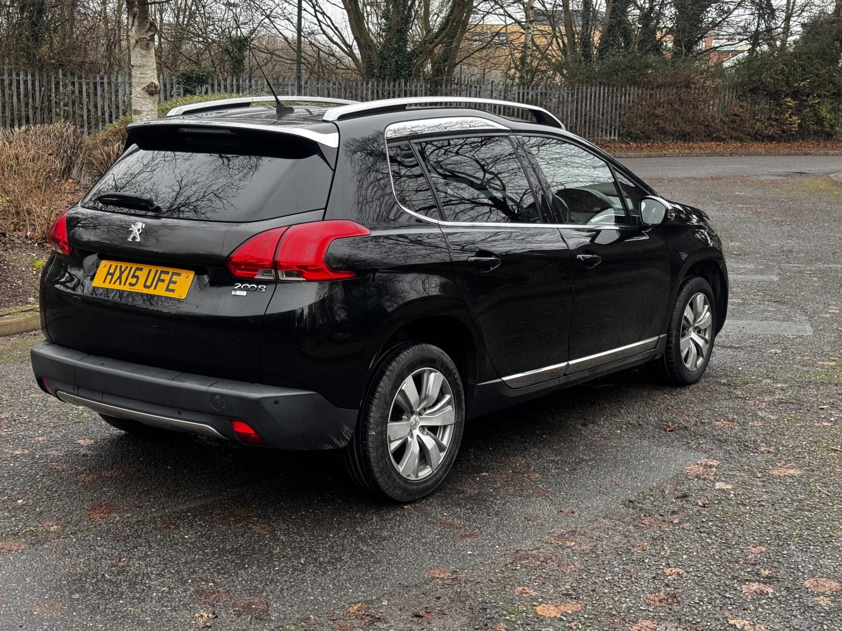 Peugeot 2008 1.6 e-HDi Allure SUV 5dr Diesel EGC Euro 5 (s/s) (92 ps)