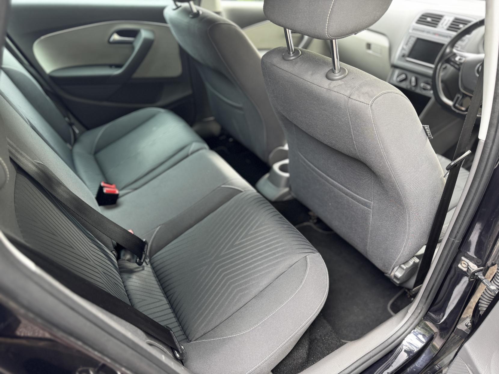Volkswagen Polo 1.0 BlueMotion Tech SE Design Hatchback 5dr Petrol Manual Euro 6 (s/s) (60 ps)