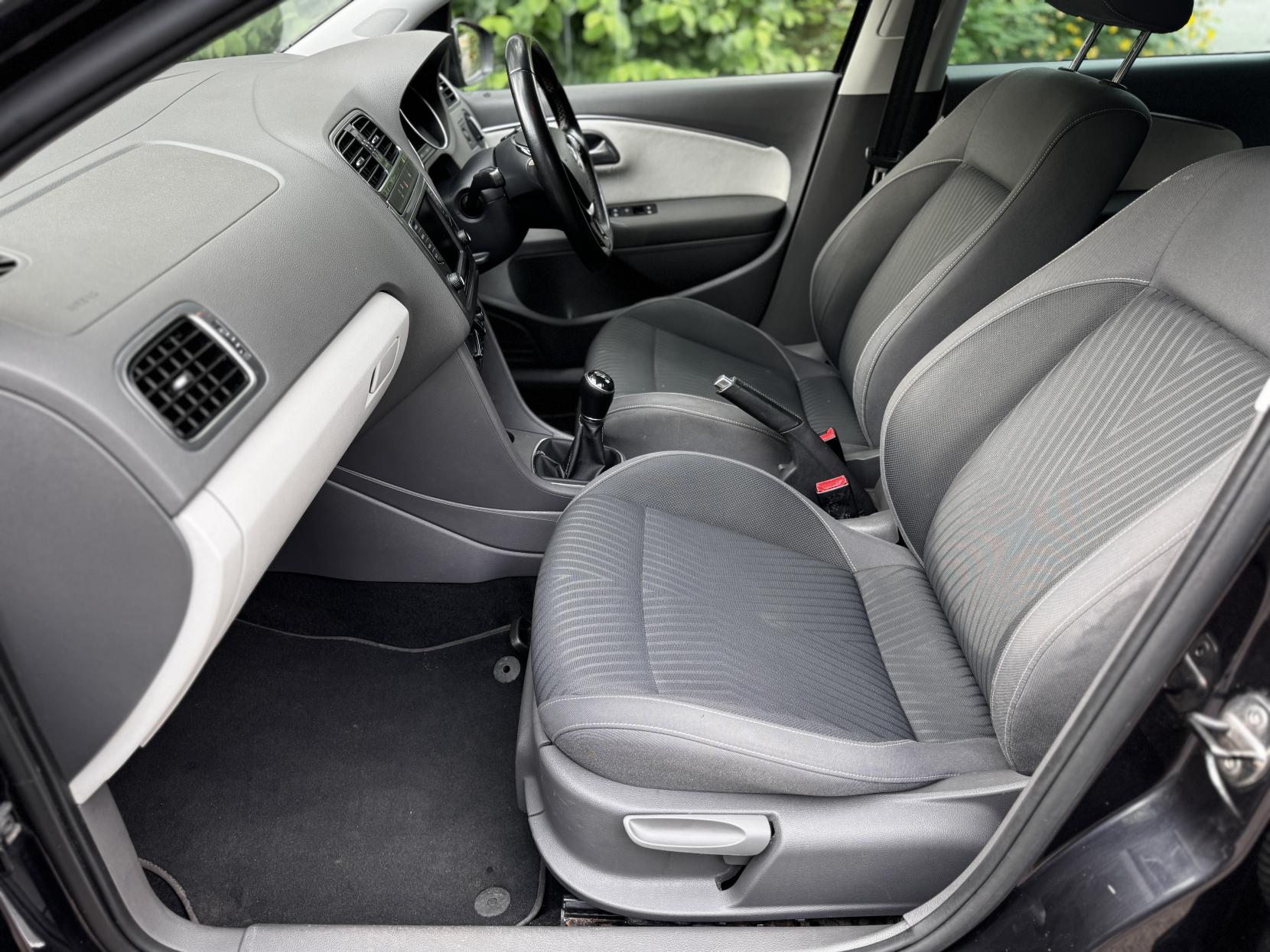 Volkswagen Polo 1.0 BlueMotion Tech SE Design Hatchback 5dr Petrol Manual Euro 6 (s/s) (60 ps)