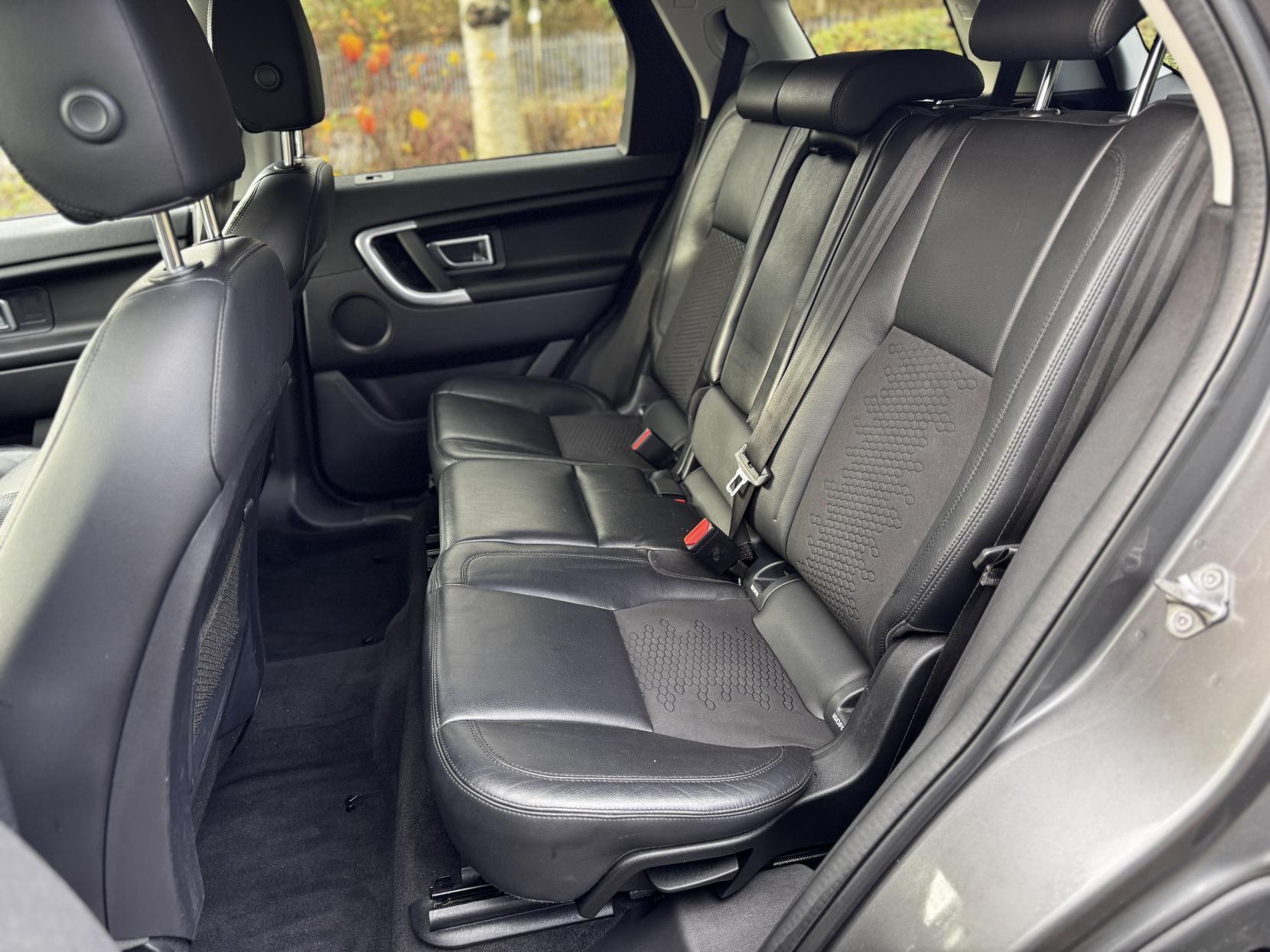 Land Rover Discovery Sport 2.0 TD4 SE Tech SUV 5dr Diesel Auto 4WD Euro 6 (s/s) (180 ps)