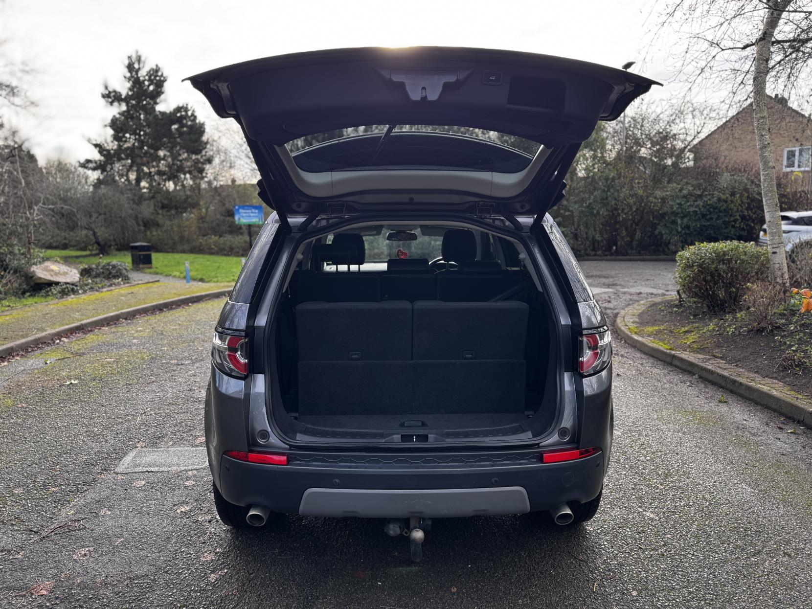 Land Rover Discovery Sport 2.0 TD4 SE Tech SUV 5dr Diesel Auto 4WD Euro 6 (s/s) (180 ps)