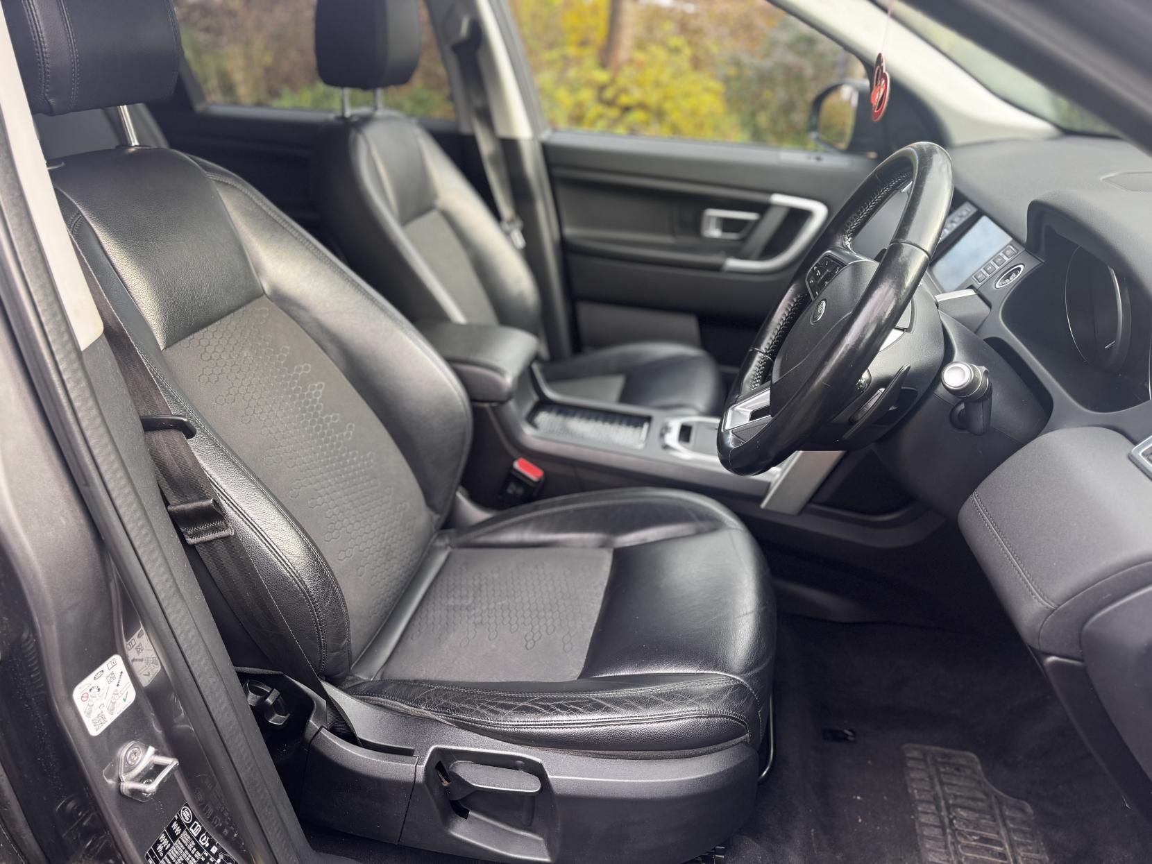 Land Rover Discovery Sport 2.0 TD4 SE Tech SUV 5dr Diesel Auto 4WD Euro 6 (s/s) (180 ps)