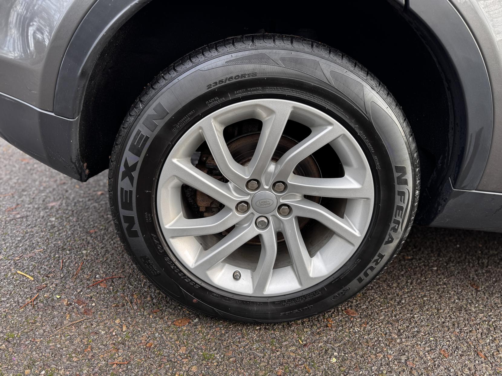 Land Rover Discovery Sport 2.0 TD4 SE Tech SUV 5dr Diesel Auto 4WD Euro 6 (s/s) (180 ps)