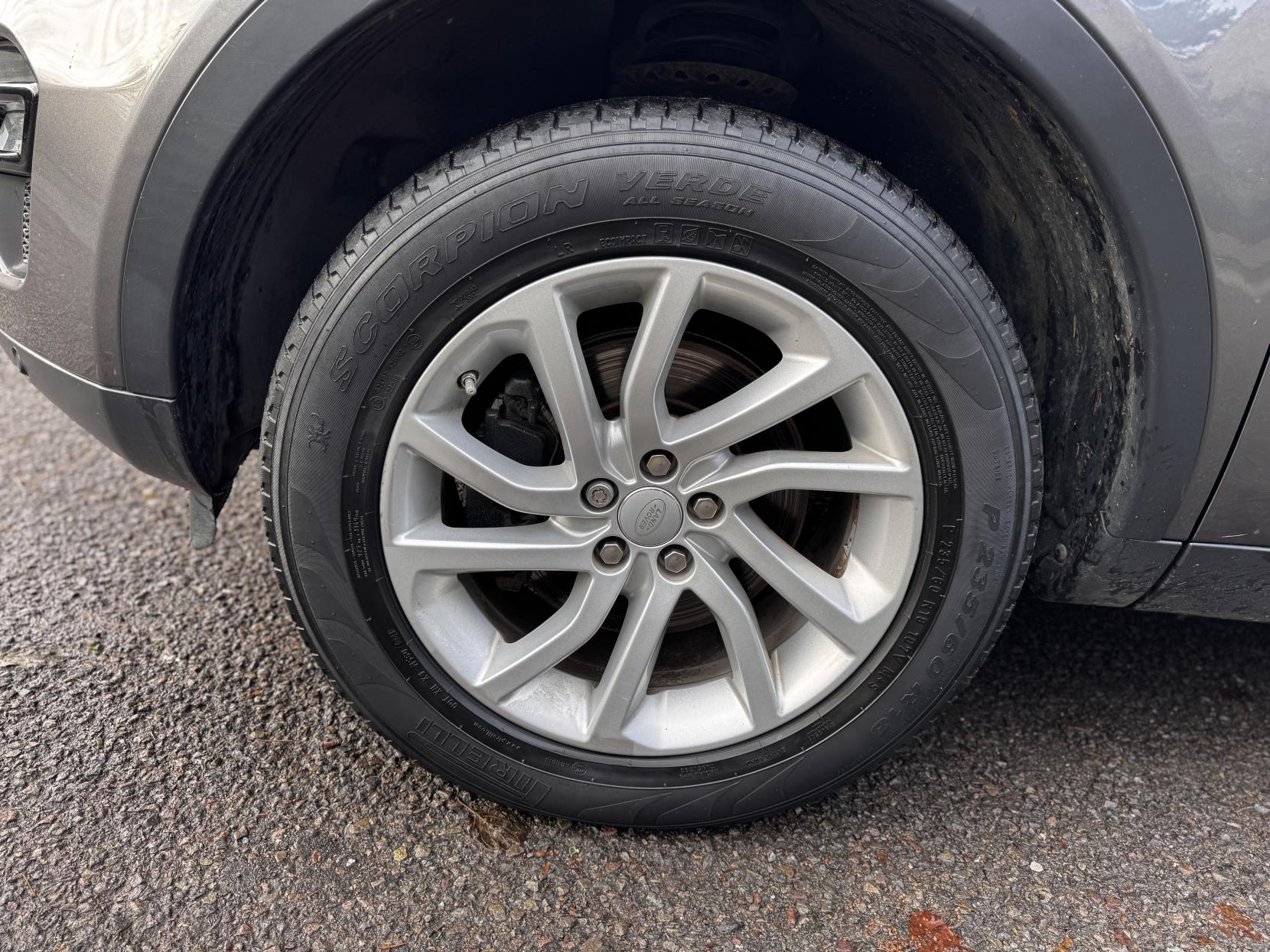 Land Rover Discovery Sport 2.0 TD4 SE Tech SUV 5dr Diesel Auto 4WD Euro 6 (s/s) (180 ps)