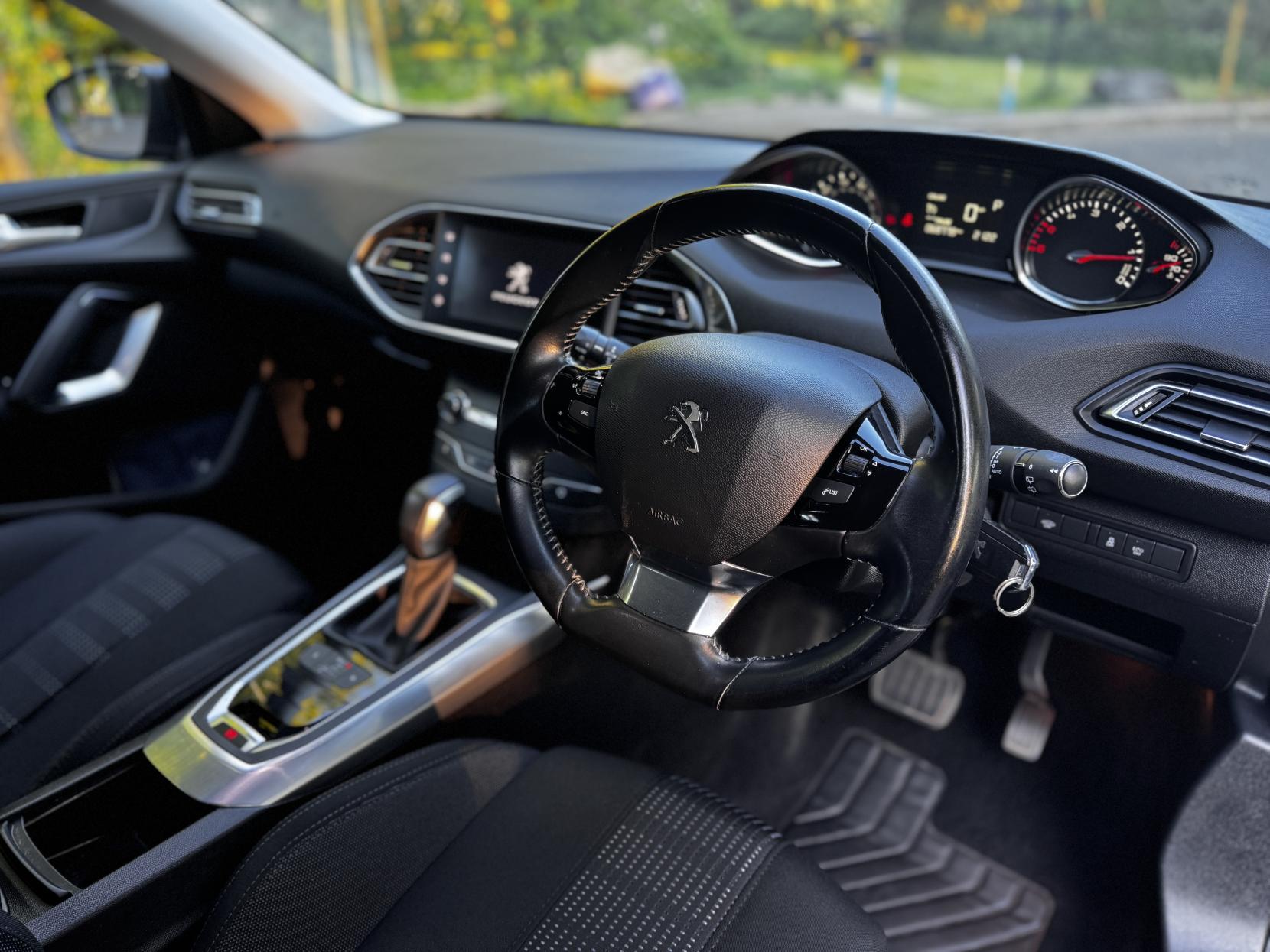 Peugeot 308 1.6 BlueHDi Allure Hatchback 5dr Diesel EAT Euro 6 (s/s) (120 ps)