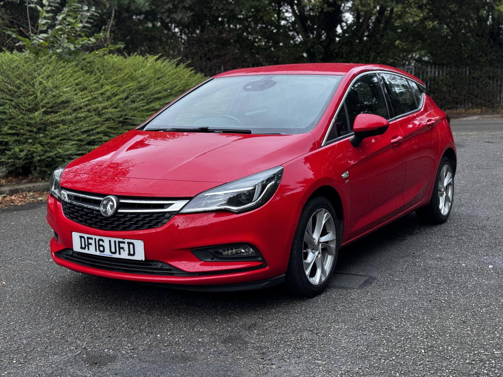 Vauxhall Astra 1.0i Turbo ecoFLEX SRi Nav Hatchback 5dr Petrol Manual Euro 6 (s/s) (105 ps)