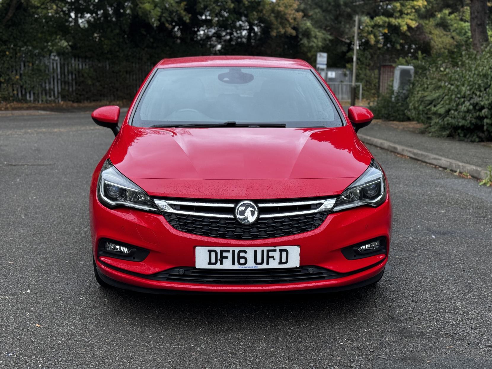Vauxhall Astra 1.0i Turbo ecoFLEX SRi Nav Hatchback 5dr Petrol Manual Euro 6 (s/s) (105 ps)