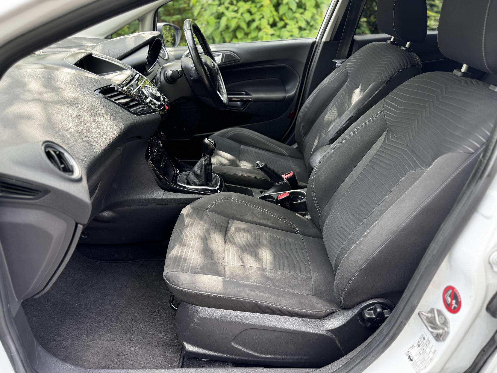 Ford Fiesta 1.0T EcoBoost Titanium Hatchback 5dr Petrol Manual Euro 5 (s/s) (125 ps)