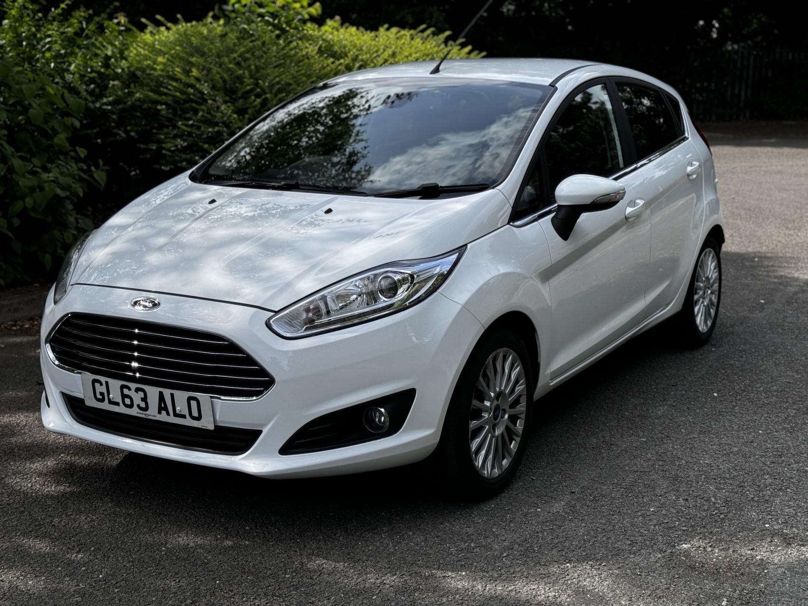 Ford Fiesta 1.0T EcoBoost Titanium Hatchback 5dr Petrol Manual Euro 5 (s/s) (125 ps)